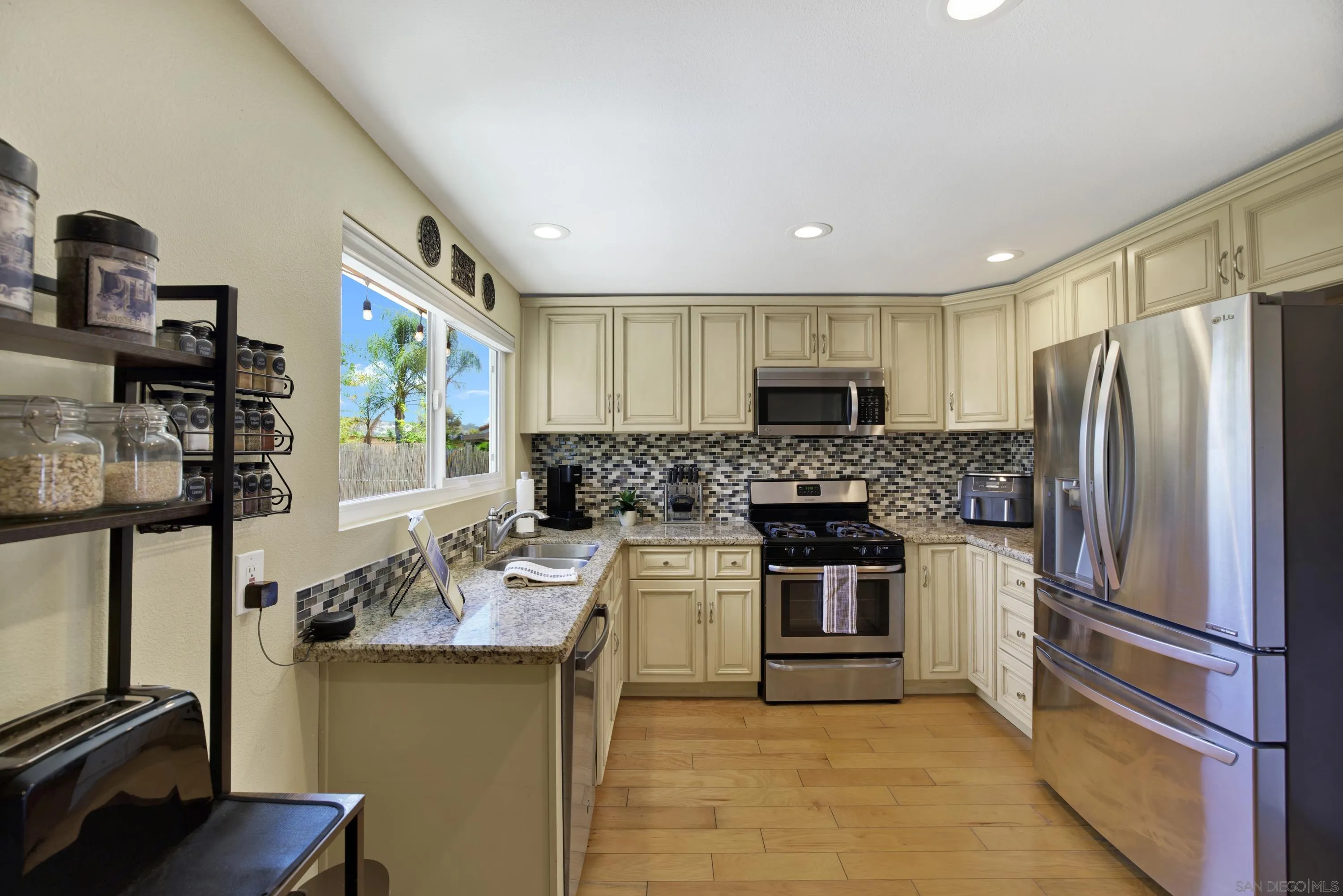 https://cdn.realtyfeed.com/cdn/127/260018539/806dc466703ab97f726fa1fe9a8166f0.webp