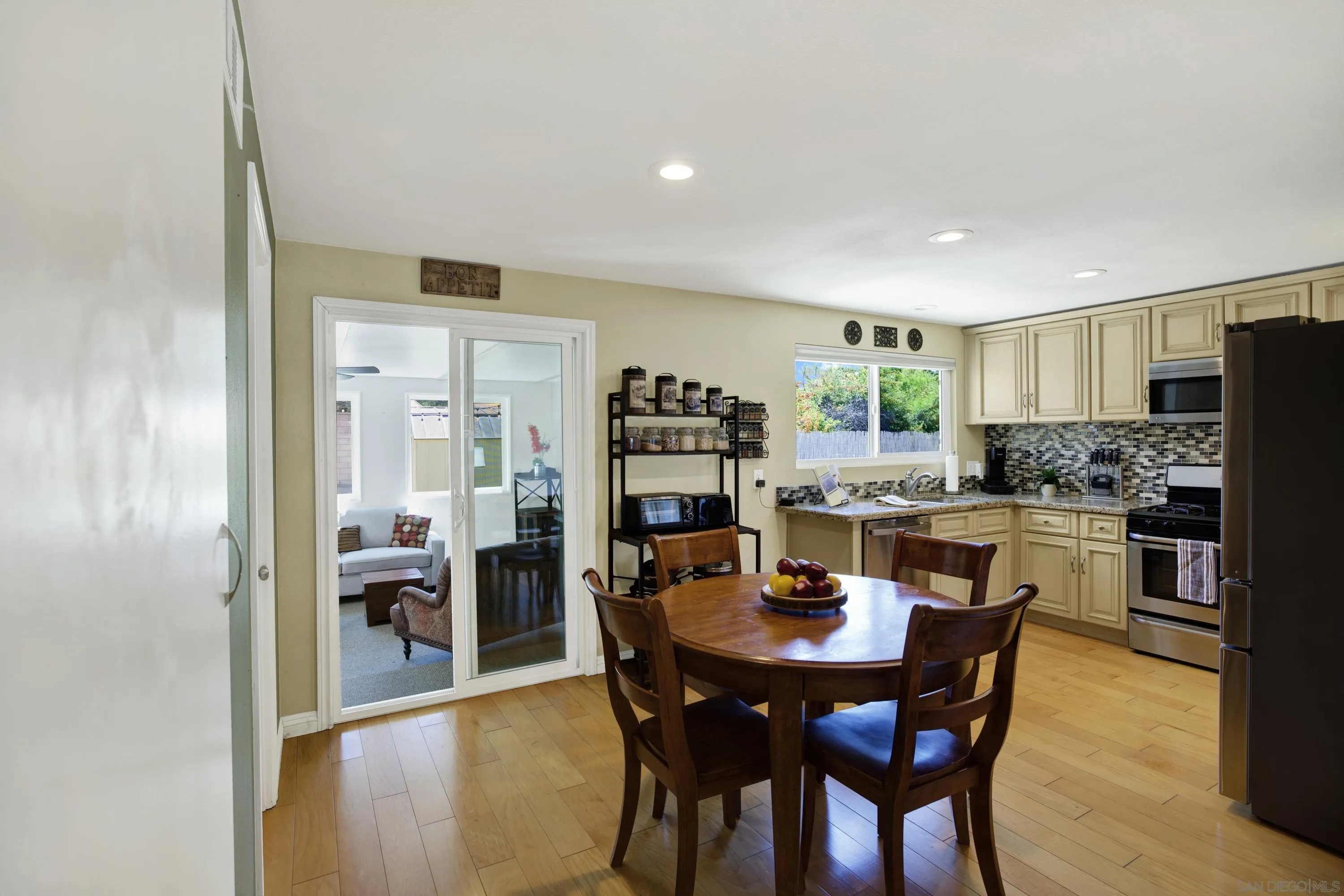 https://cdn.realtyfeed.com/cdn/127/260018539/e977daf3f9dff88684f3babac1f4b3ed.webp