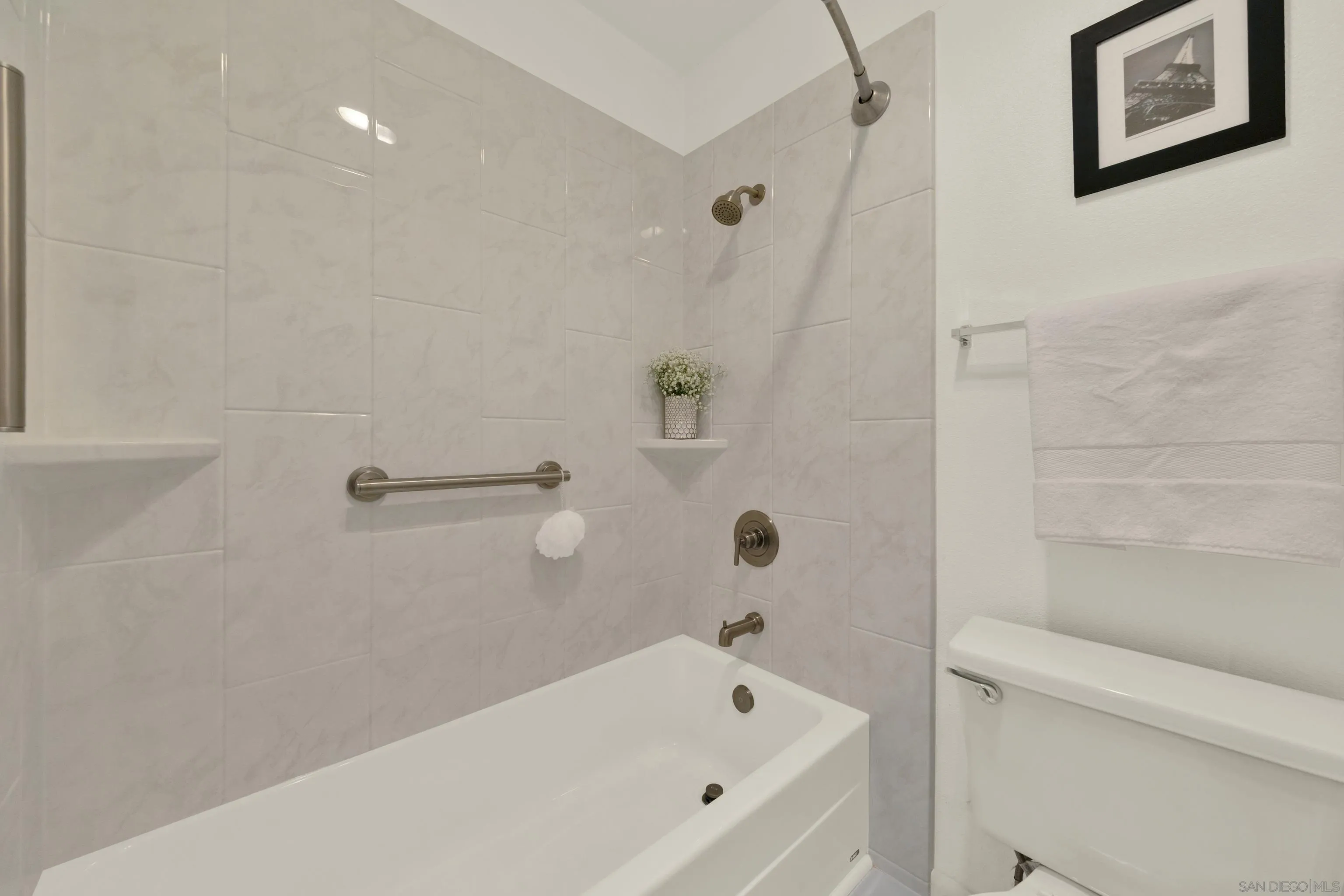 https://cdn.realtyfeed.com/cdn/127/260018540/7b59ff698c0ddeea84a0b72f624a373f.webp