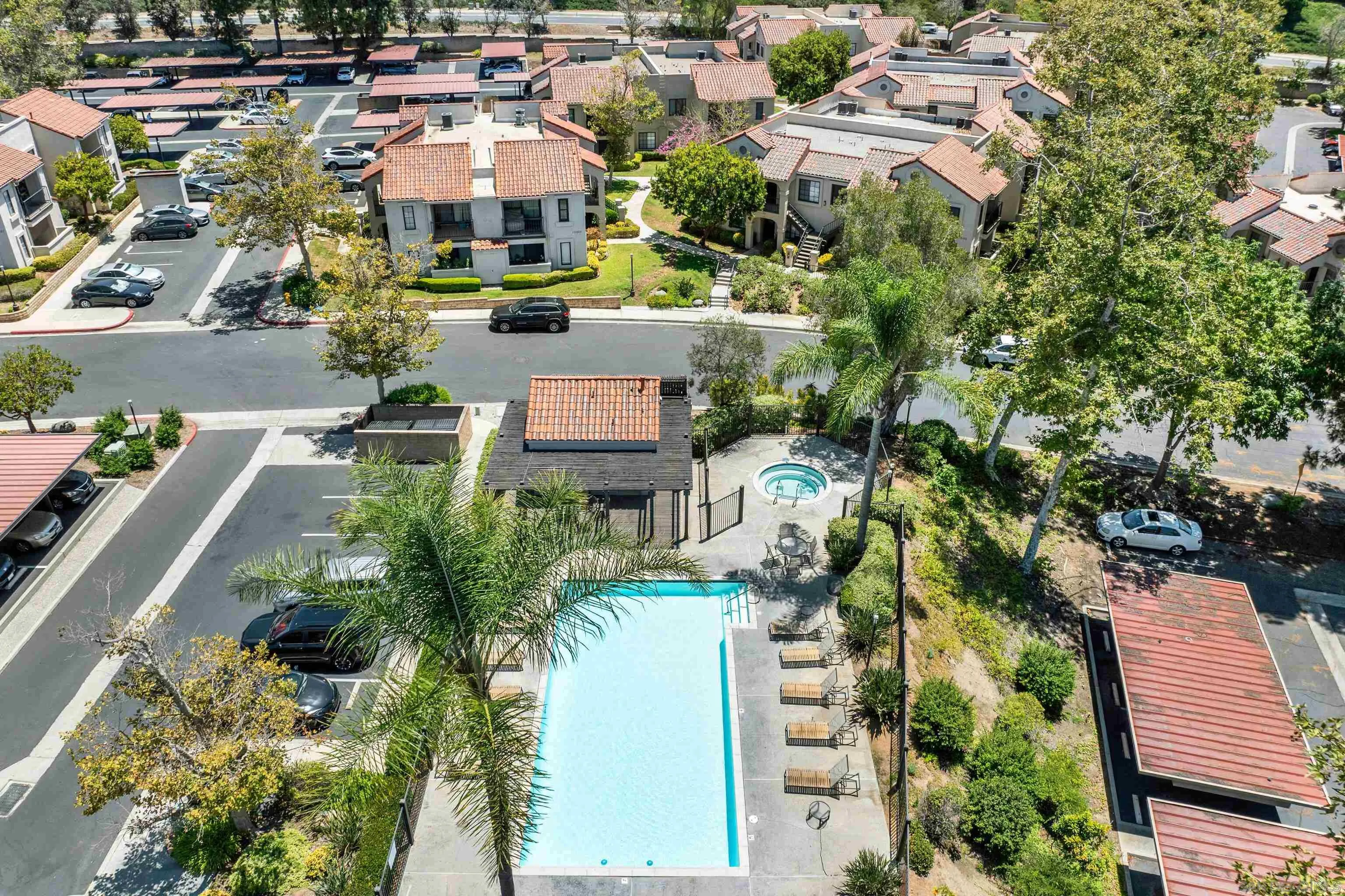 https://cdn.realtyfeed.com/cdn/127/260018540/c310616eeb0f674392b0073a5da662e7.webp