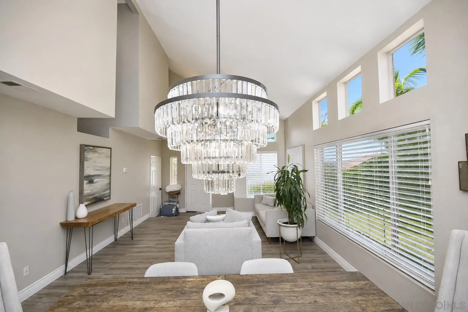 https://cdn.realtyfeed.com/cdn/127/260018541/01bda9c38110280b21ec604514fccb94.webp