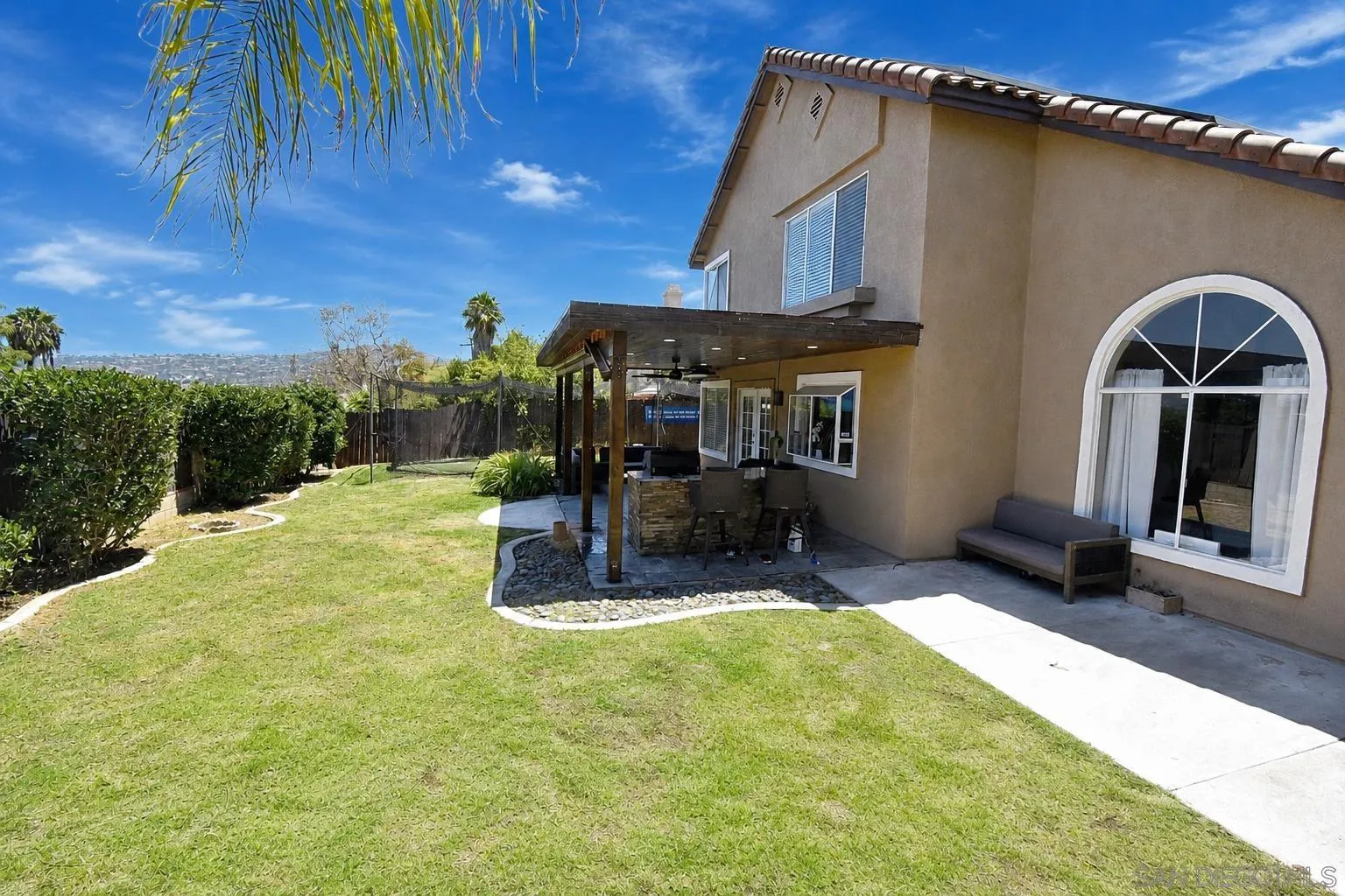 https://cdn.realtyfeed.com/cdn/127/260018541/59e65a6f0633c2494336dd9868e67188.webp