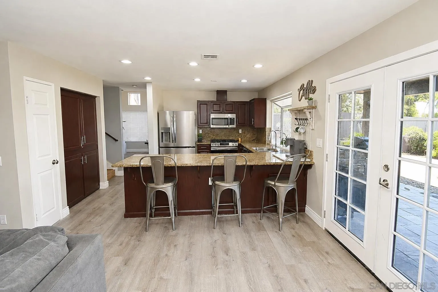 https://cdn.realtyfeed.com/cdn/127/260018541/76fb5738ff91e5697372eb09bdaaacb8.webp