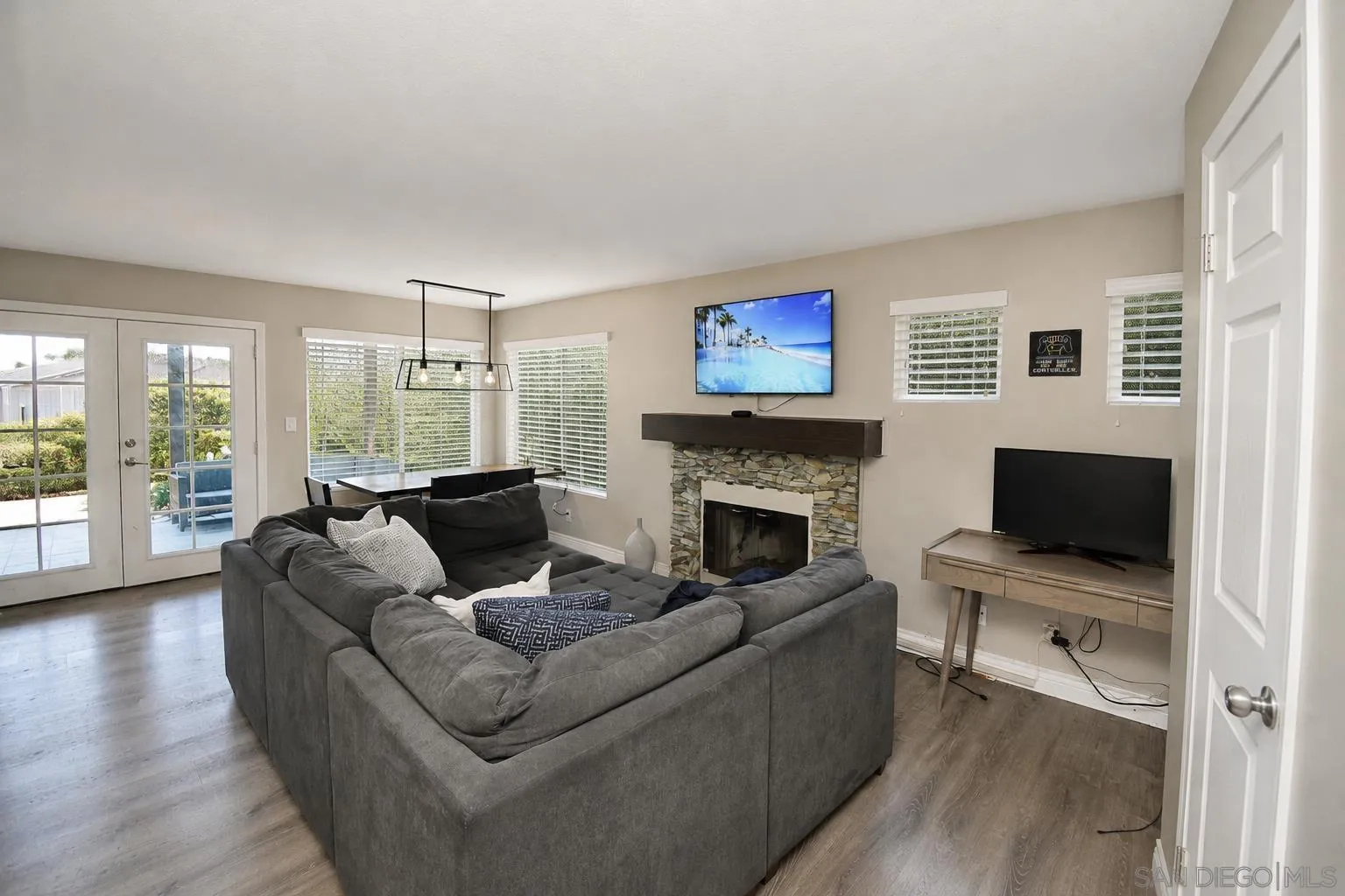 https://cdn.realtyfeed.com/cdn/127/260018541/a46fcbf5ccce7683f642bd6107e45b33.webp