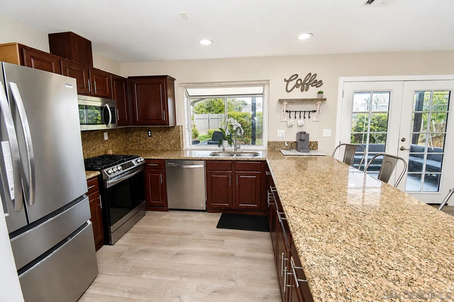 https://cdn.realtyfeed.com/cdn/127/260018541/d94a1d9d4321203b524d9a6a3980a45e.webp