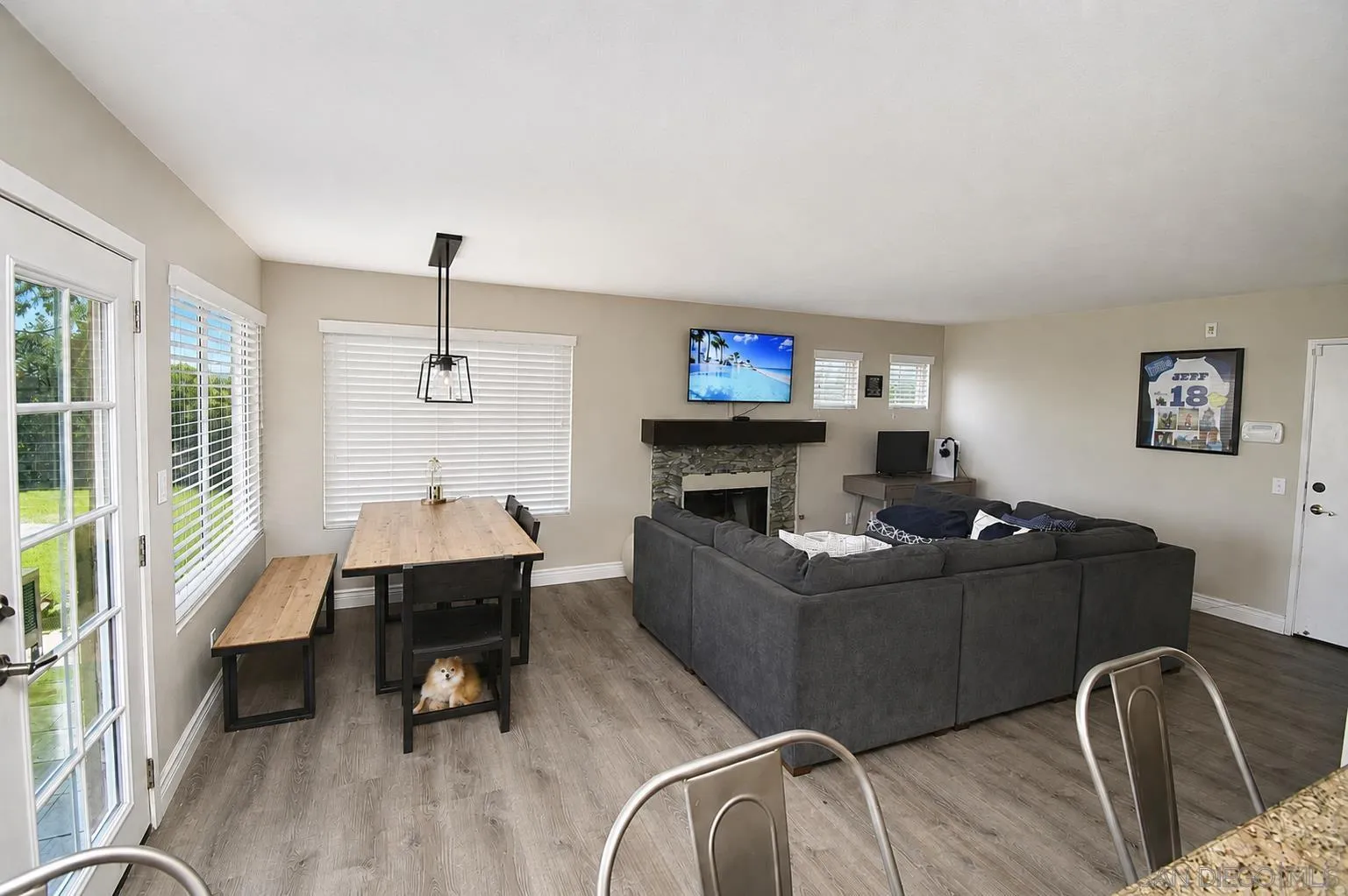 https://cdn.realtyfeed.com/cdn/127/260018541/f75e55df2f81a27277d7ea91a9eac0c9.webp