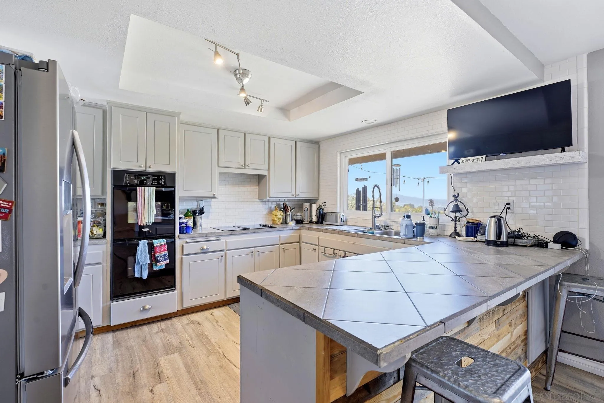 https://cdn.realtyfeed.com/cdn/127/260018543/113e5fedd1dc07c91eb16ff6d91dfd63.webp