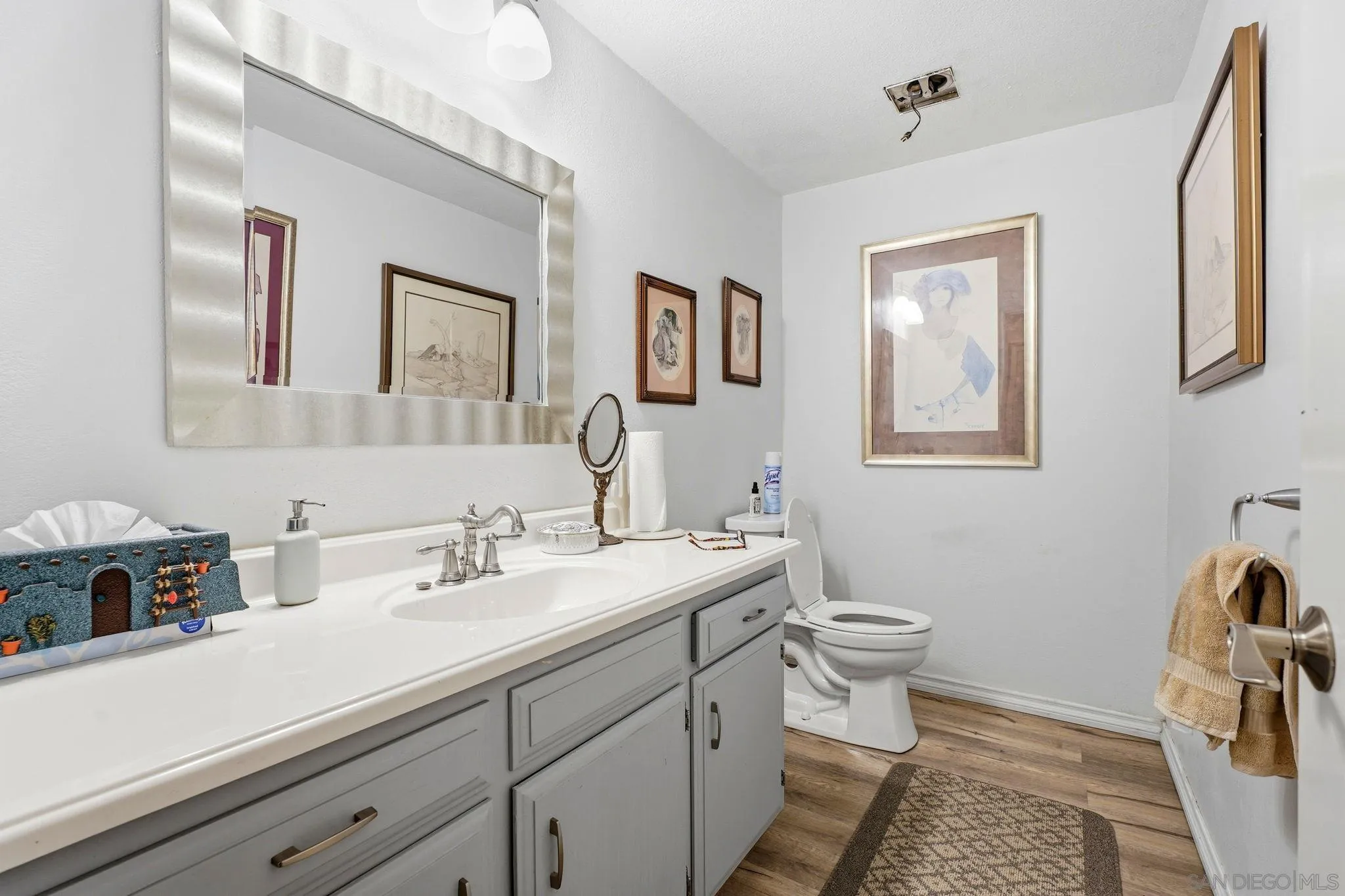 https://cdn.realtyfeed.com/cdn/127/260018543/7aad49b74dbd689f1bac21122820917c.webp