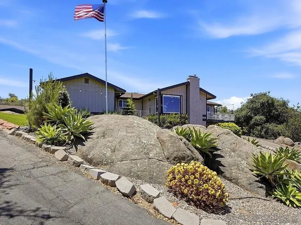 https://cdn.realtyfeed.com/cdn/127/260018543/9294a3a0508223a3ea920bc79f320477.webp