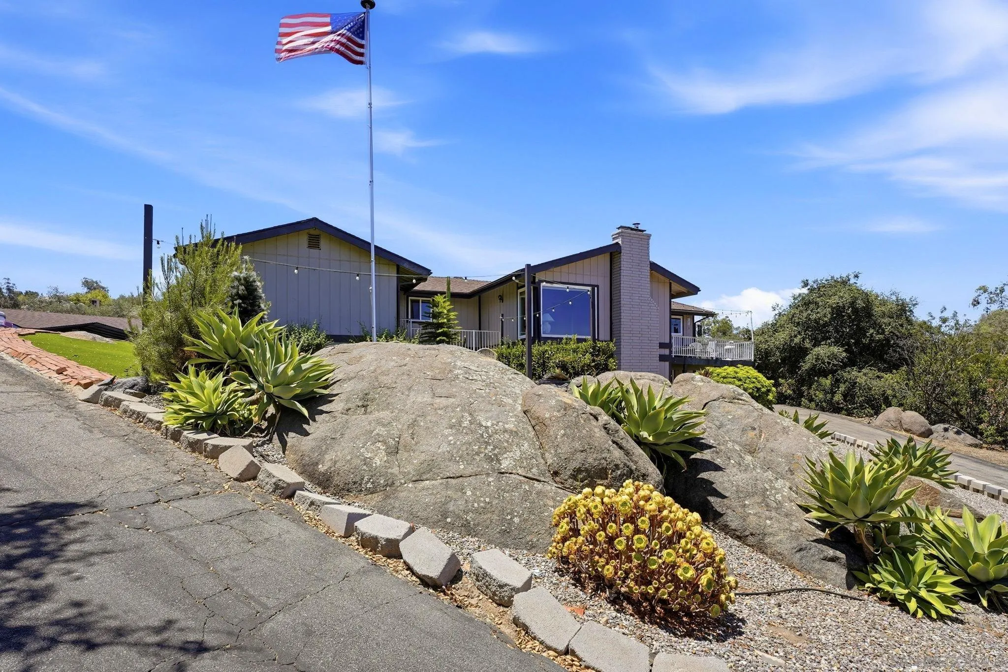 https://cdn.realtyfeed.com/cdn/127/260018543/d09c9d33b965e4cc67179723e50f3348.webp