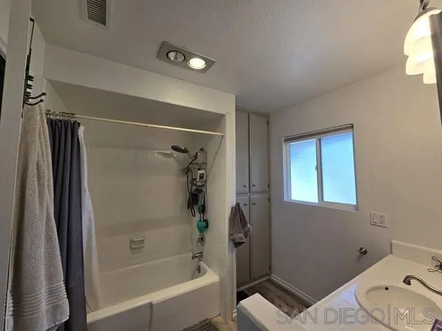 https://cdn.realtyfeed.com/cdn/127/260018543/d298f360eb6846347d2404c07fdb482f.webp