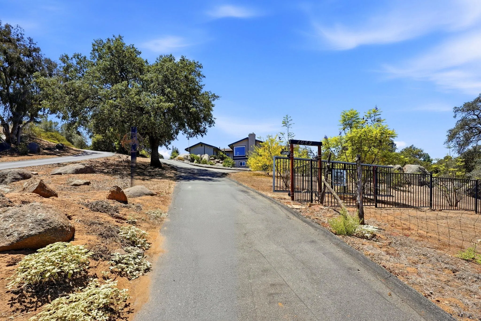 https://cdn.realtyfeed.com/cdn/127/260018543/e3d3f11e01323c6a2bd836621bef914a.webp