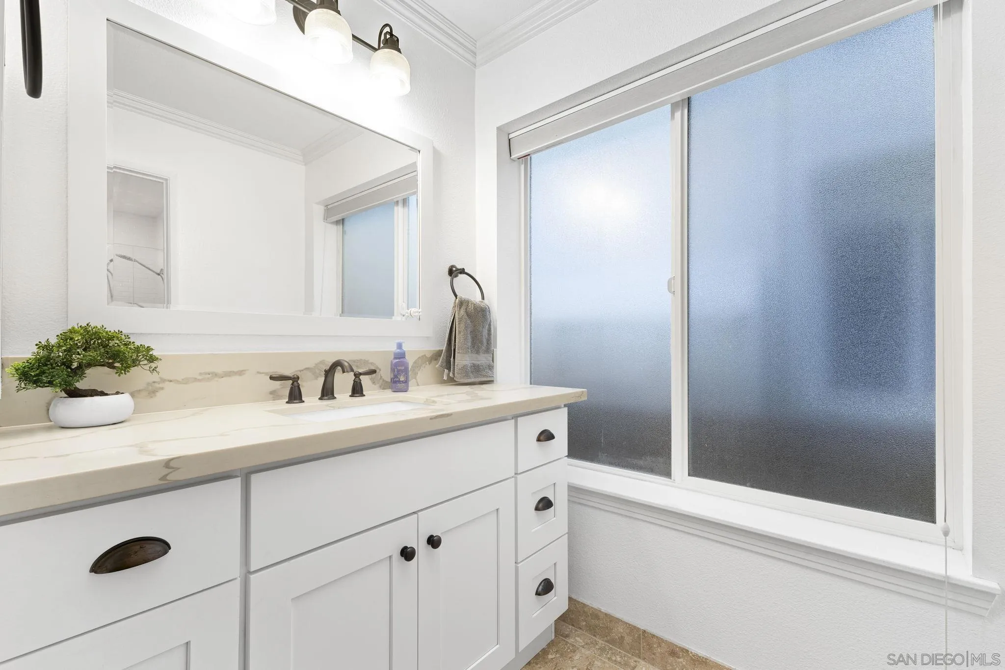 https://cdn.realtyfeed.com/cdn/127/260018544/714527579d6fa10b2ee49e62dd6ea17a.webp