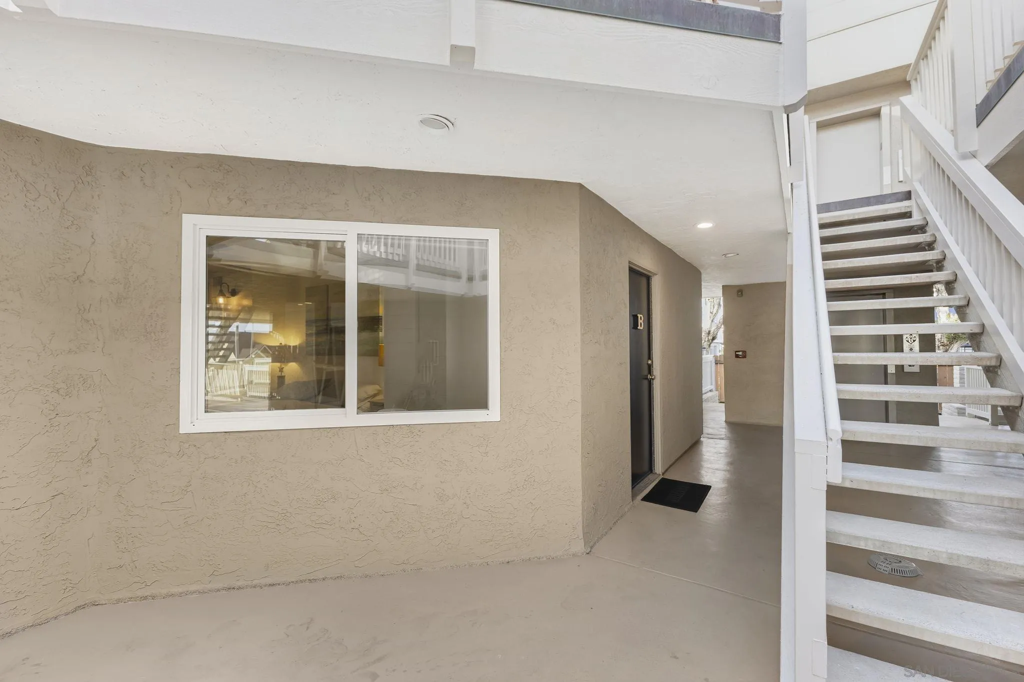 https://cdn.realtyfeed.com/cdn/127/260018544/89b67752d7db82734bc0a76a3bcf3e11.webp