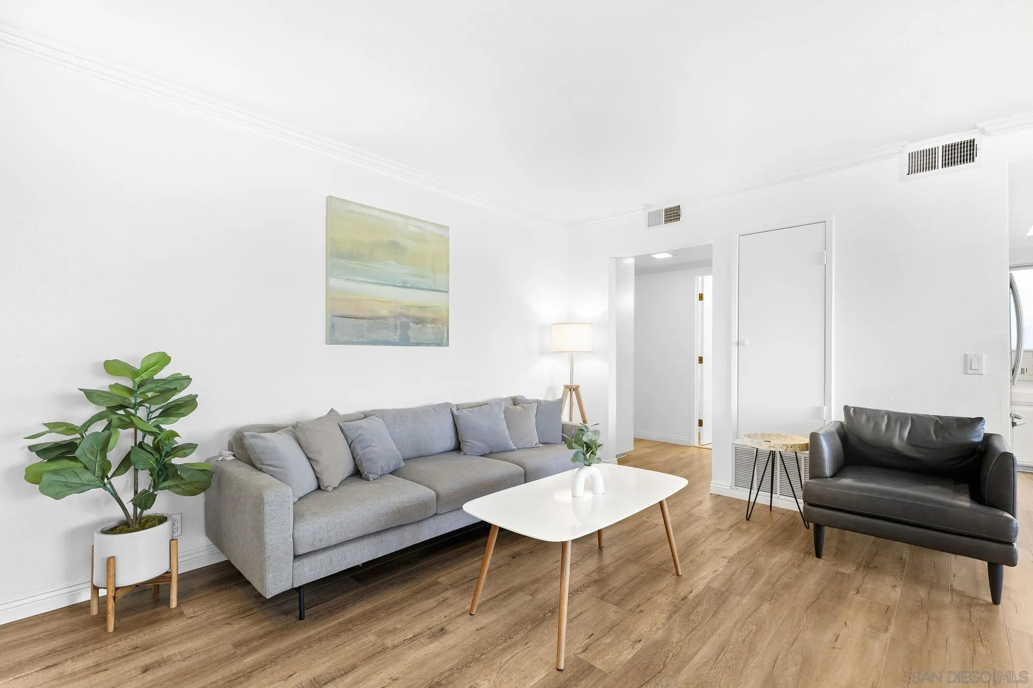 https://cdn.realtyfeed.com/cdn/127/260018544/bdec48d7be8ec63ea1cfb1b473cfa47c.webp