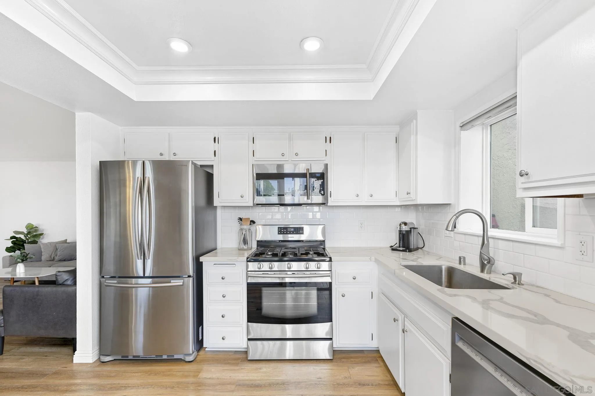 https://cdn.realtyfeed.com/cdn/127/260018544/ecda0181365f1178e21f756e702c1b84.webp