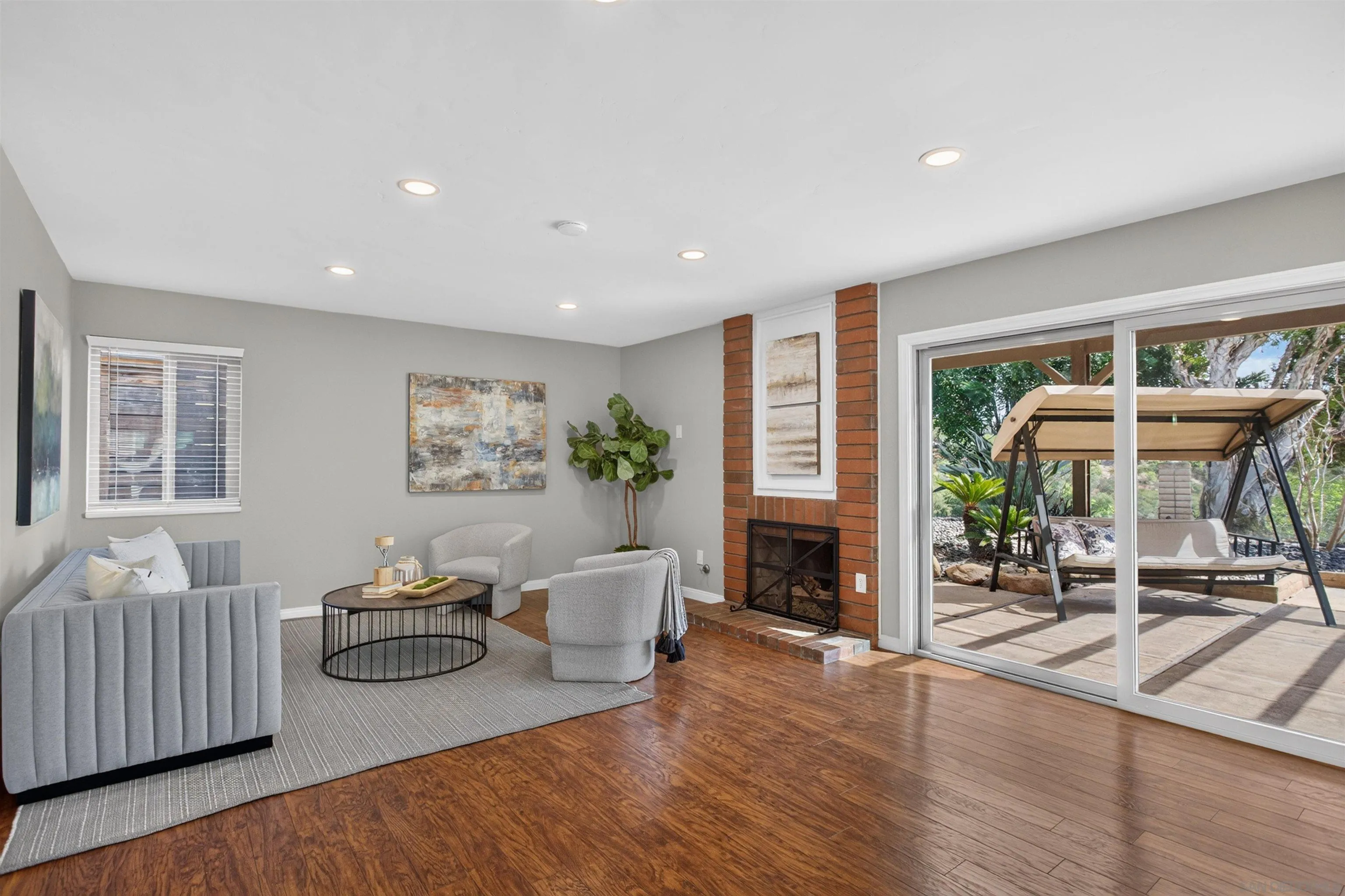 https://cdn.realtyfeed.com/cdn/127/260018546/0423d48741b122cdf2ea822fe432902c.webp