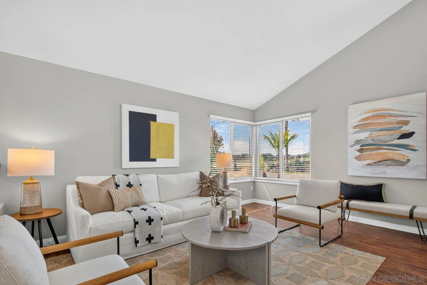 https://cdn.realtyfeed.com/cdn/127/260018546/319ec59728bcf2a892fff8a81a9a7fb6.webp