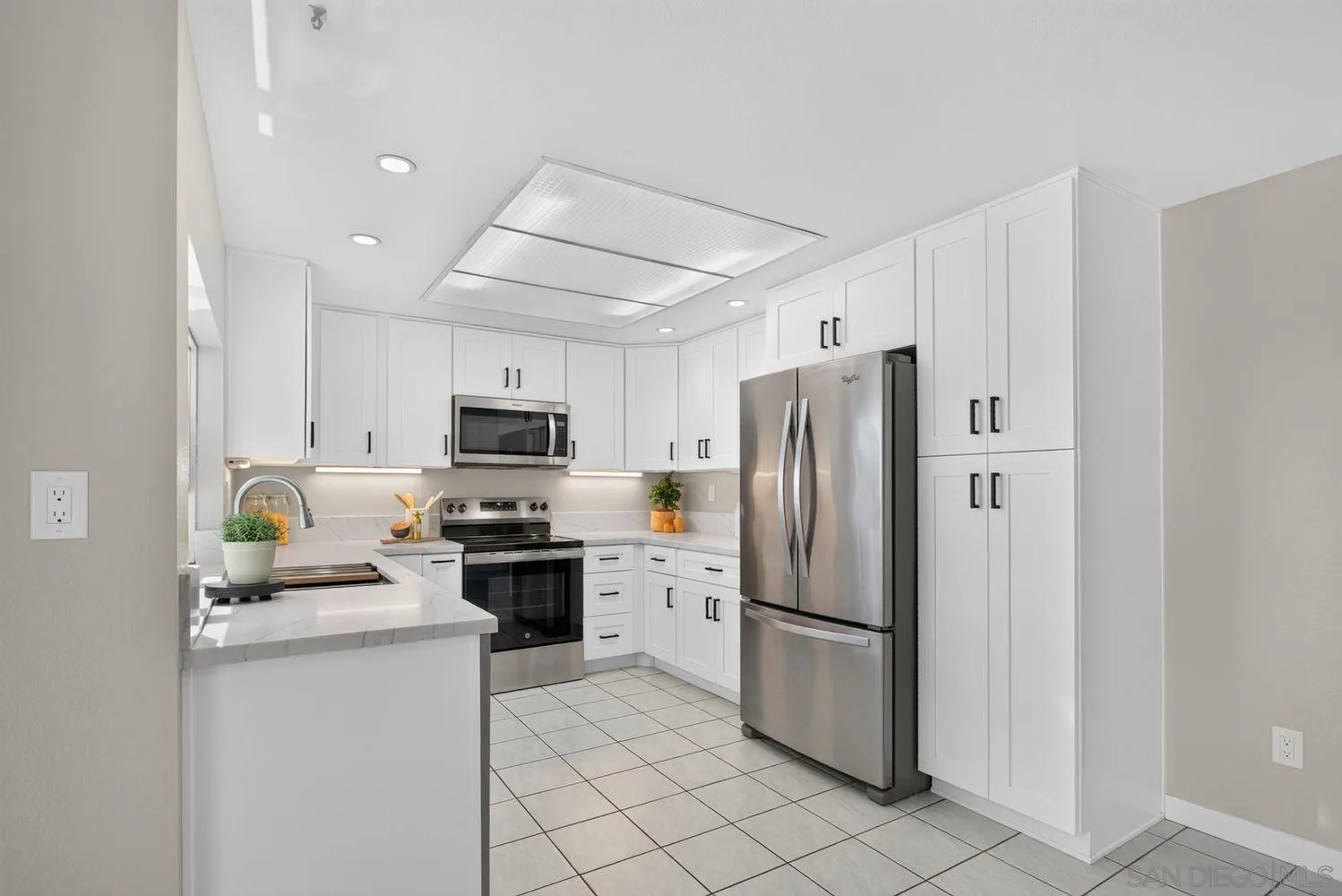 https://cdn.realtyfeed.com/cdn/127/260018546/612296b5668fe9702ec303ec252a1368.webp