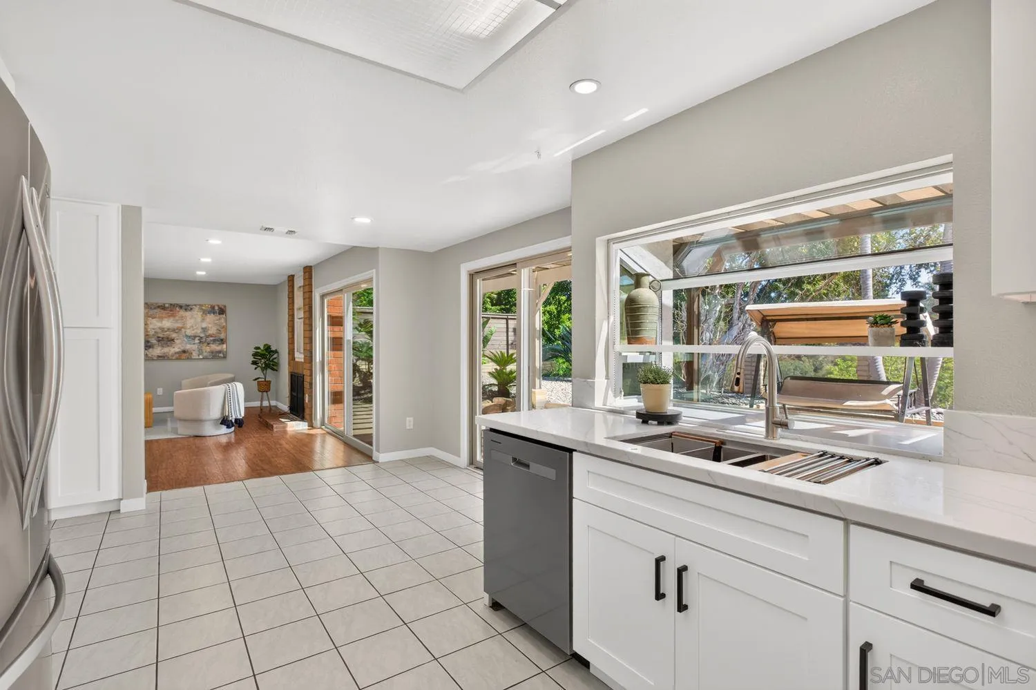 https://cdn.realtyfeed.com/cdn/127/260018546/b567214758545b2853ed081c7fa60ac2.webp