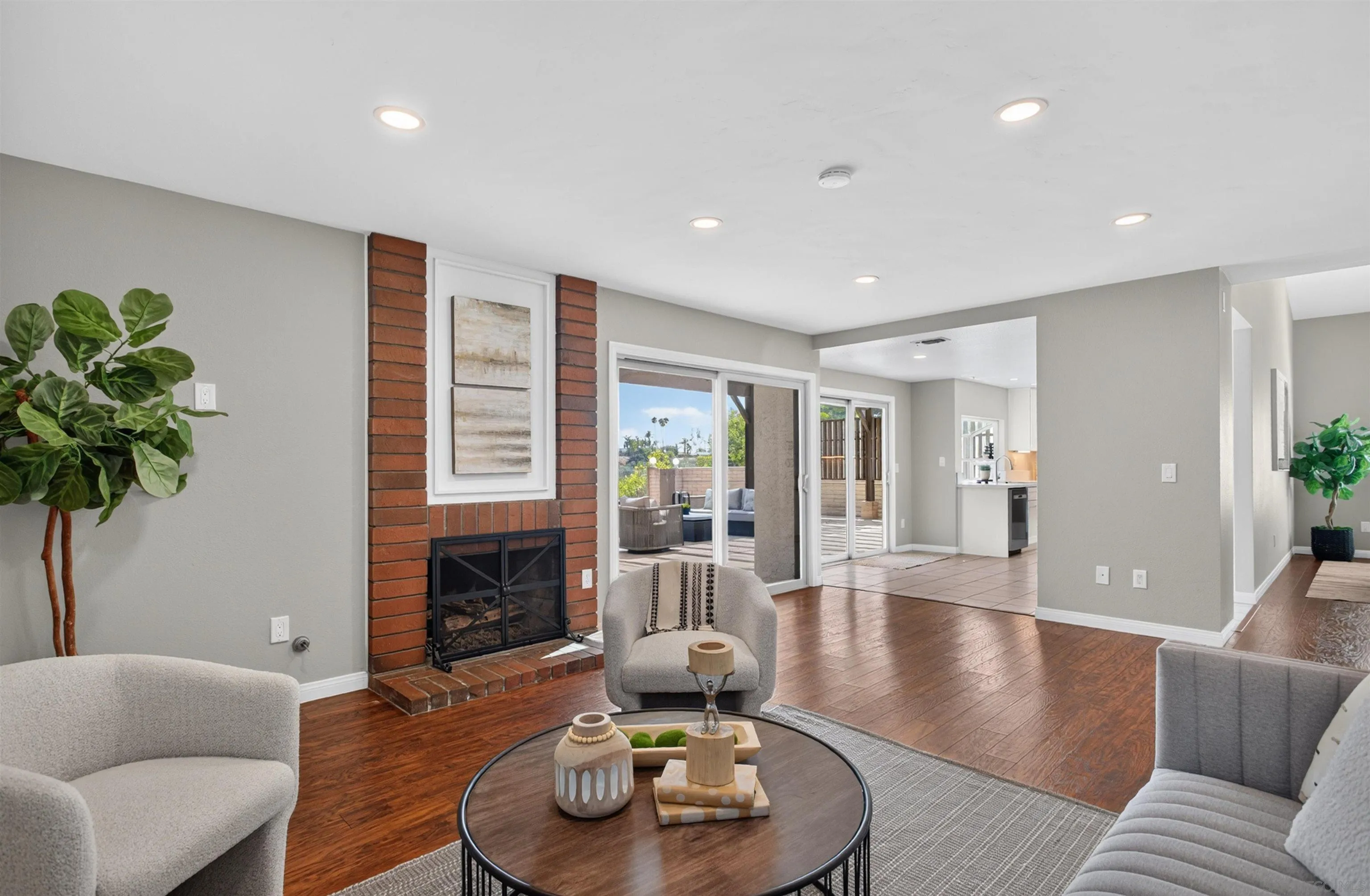 https://cdn.realtyfeed.com/cdn/127/260018546/eda73eadcf3c39bca52cbe08d6b232d7.webp