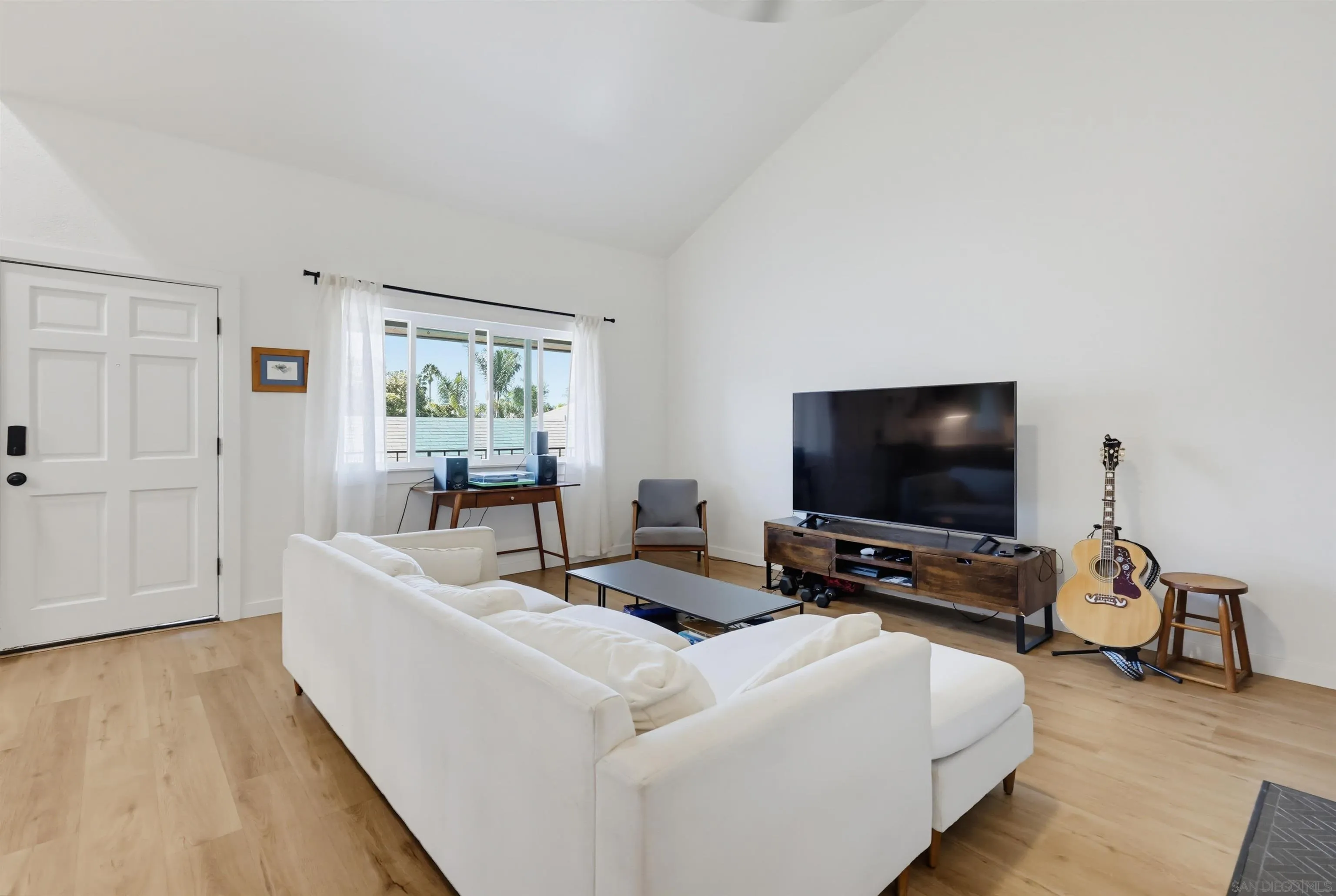Photo #6: 260018553 Listing: Photo #6