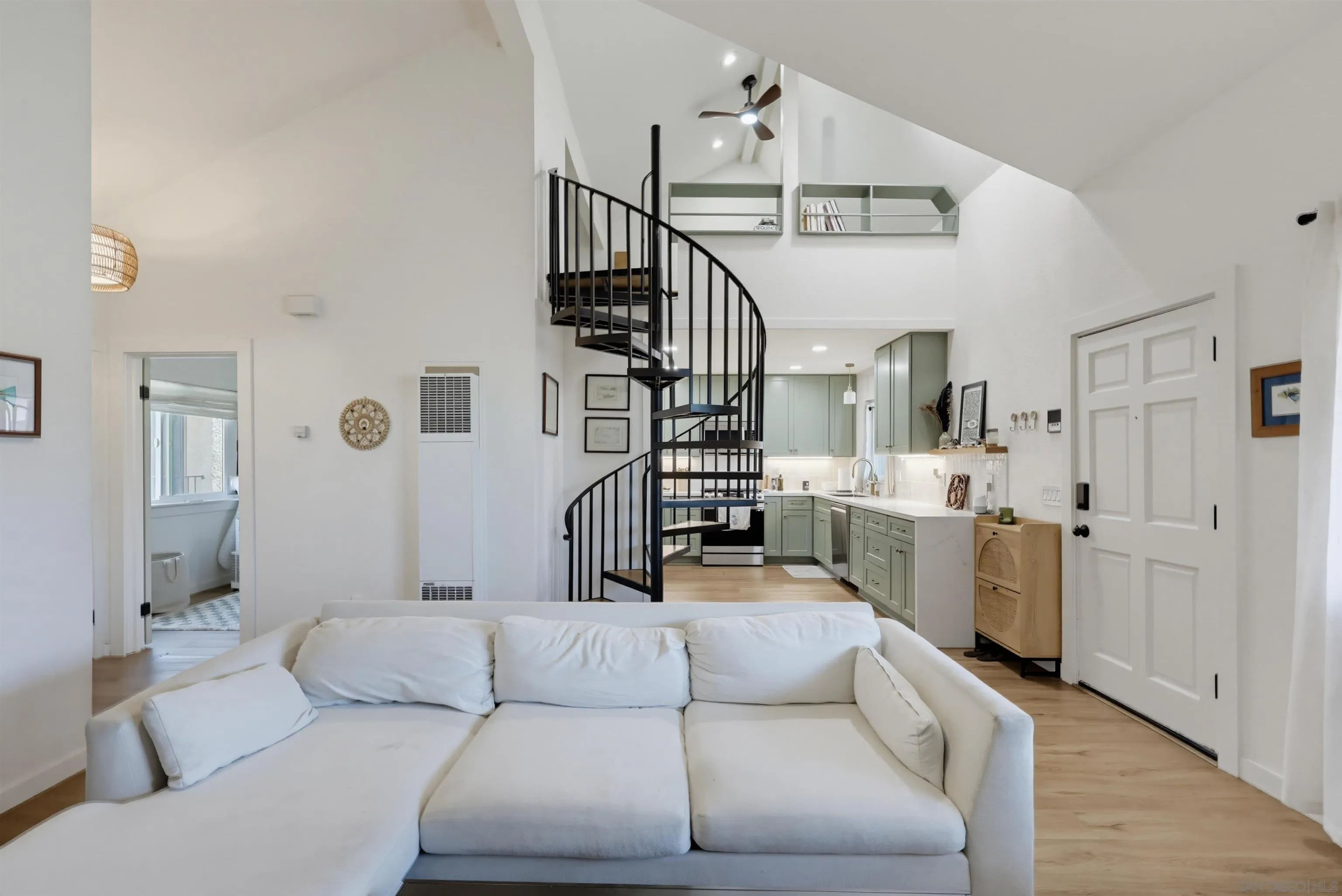Photo #7: 260018553 Listing: Photo #7