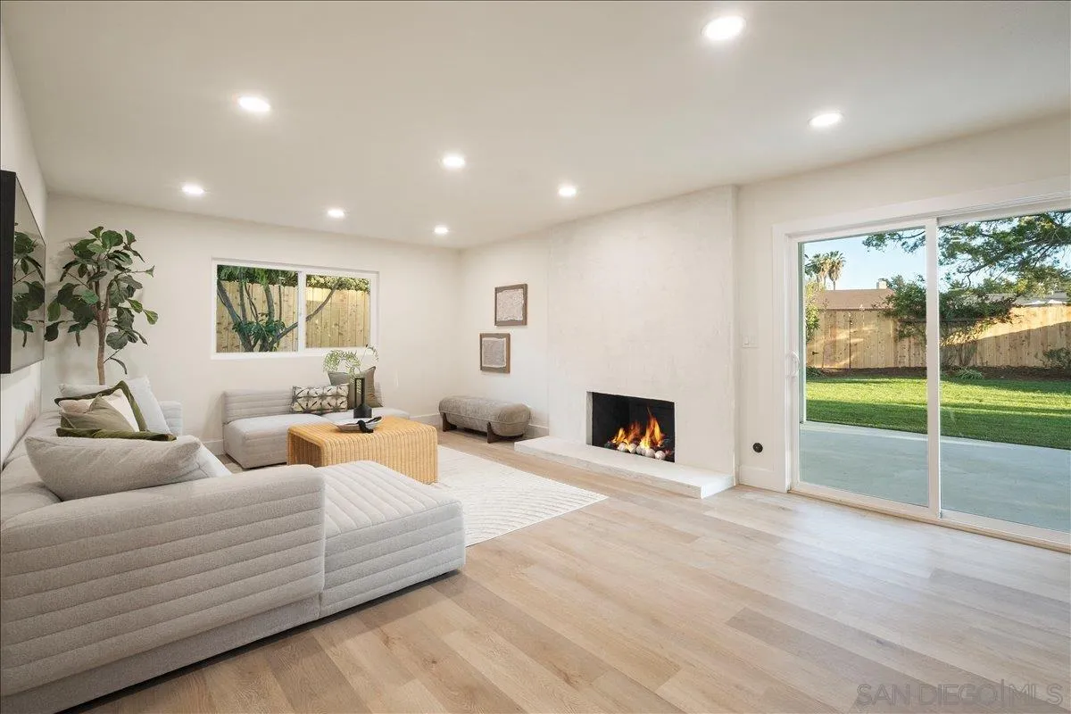 https://cdn.realtyfeed.com/cdn/127/260018555/01bb240c5d8f95140f561743d085f1dc.webp