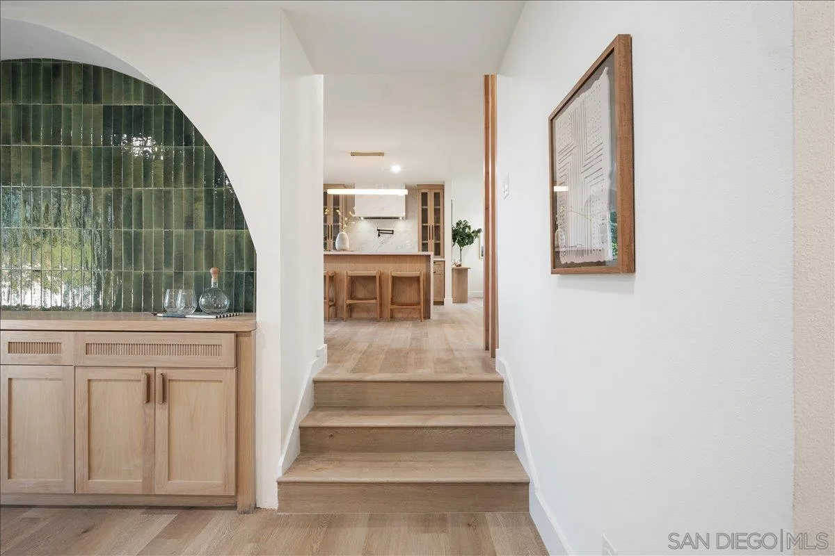 https://cdn.realtyfeed.com/cdn/127/260018555/54e3f4d5f3eb998e3e620dfc917242b5.webp
