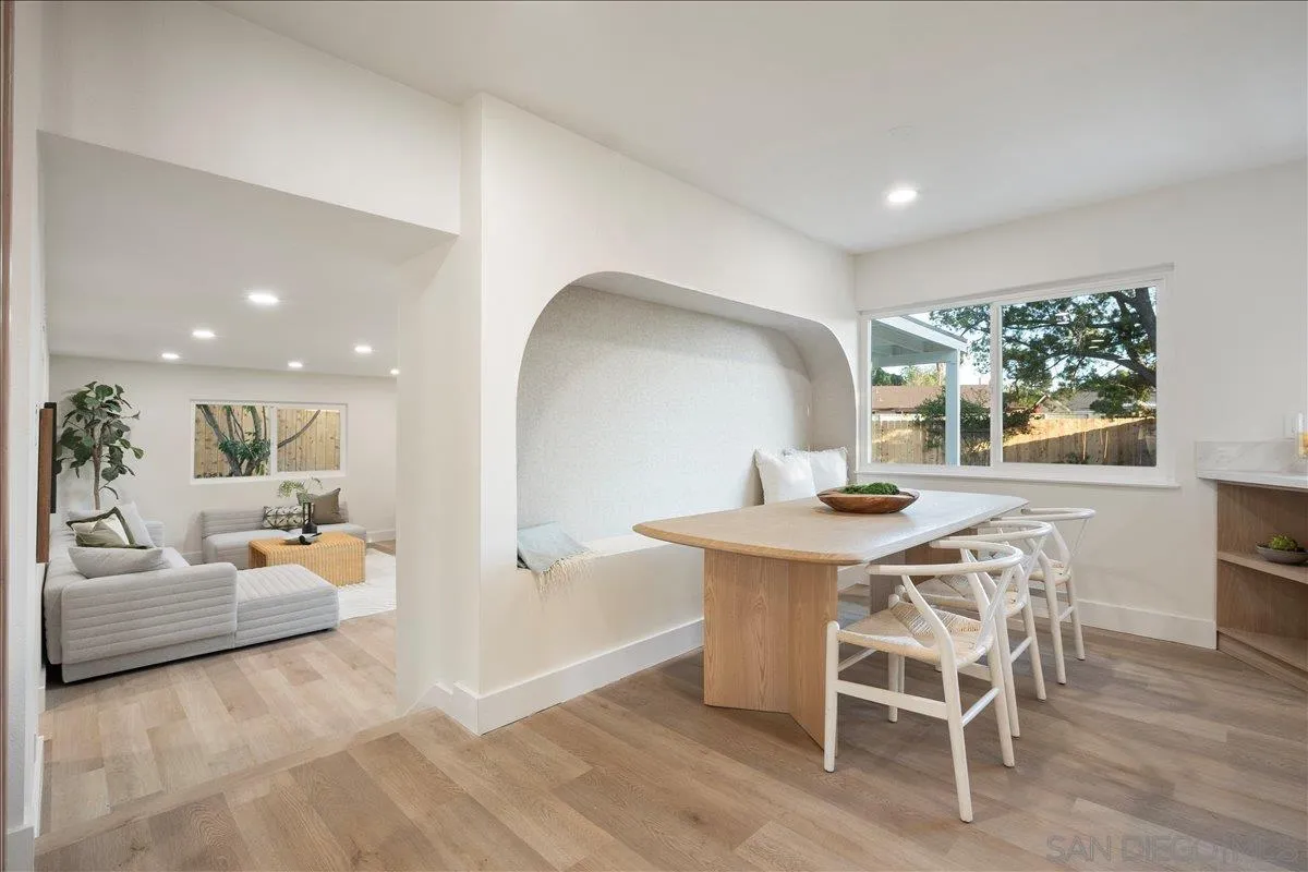 https://cdn.realtyfeed.com/cdn/127/260018555/8f5ef3a4d29552024f8b804a54ec8e9d.webp