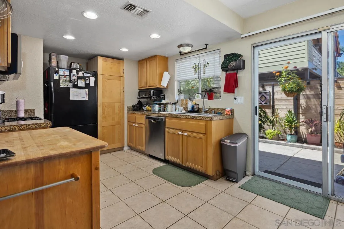 Photo #7: 260018557 Listing: Photo #7