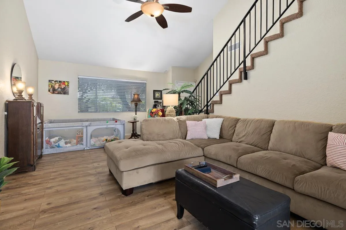 Photo #6: 260018557 Listing: Photo #6