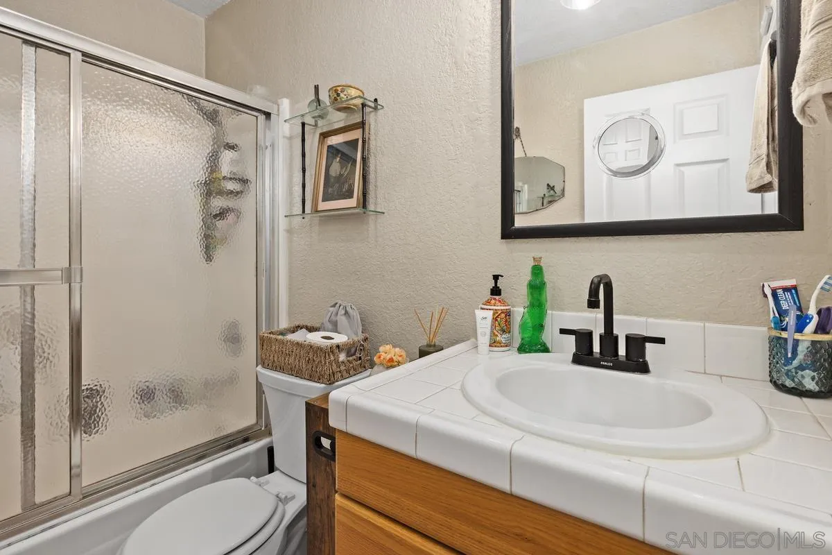 Photo #22: 260018557 Listing: Photo #22