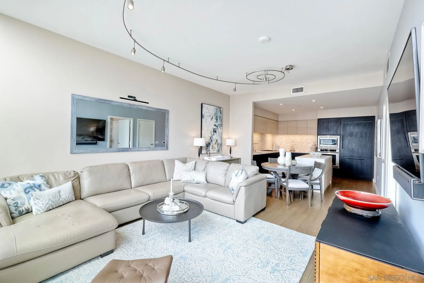 Photo #7: 260018560 Listing: Photo #7