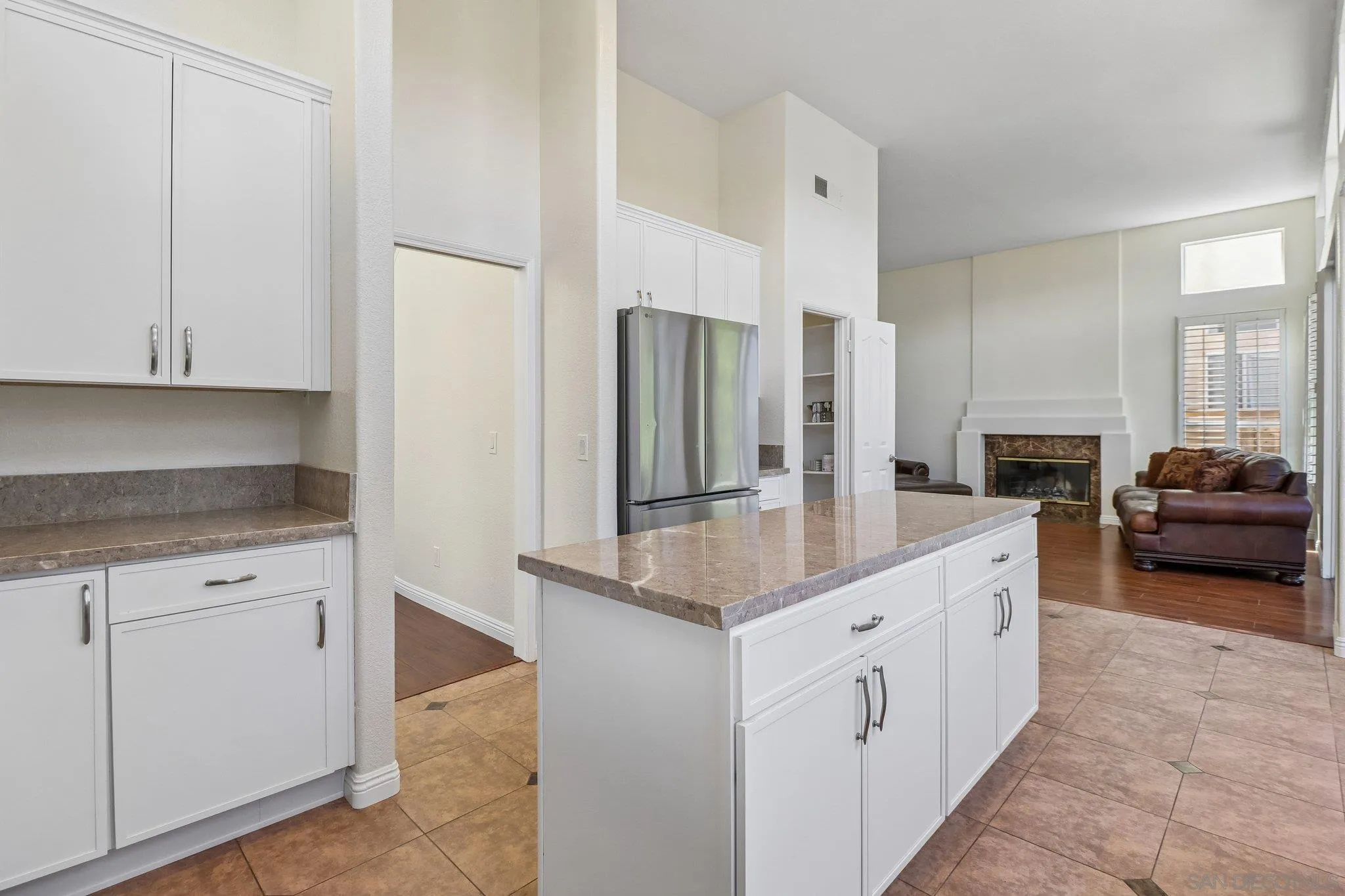 https://cdn.realtyfeed.com/cdn/127/260018562/027bf1616c0f7e298c98184b9be71897.webp