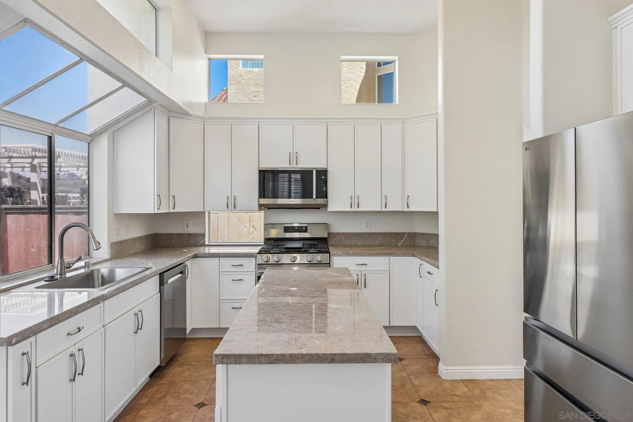 https://cdn.realtyfeed.com/cdn/127/260018562/16f3fd3e511436e4183254b024a3ecad.webp