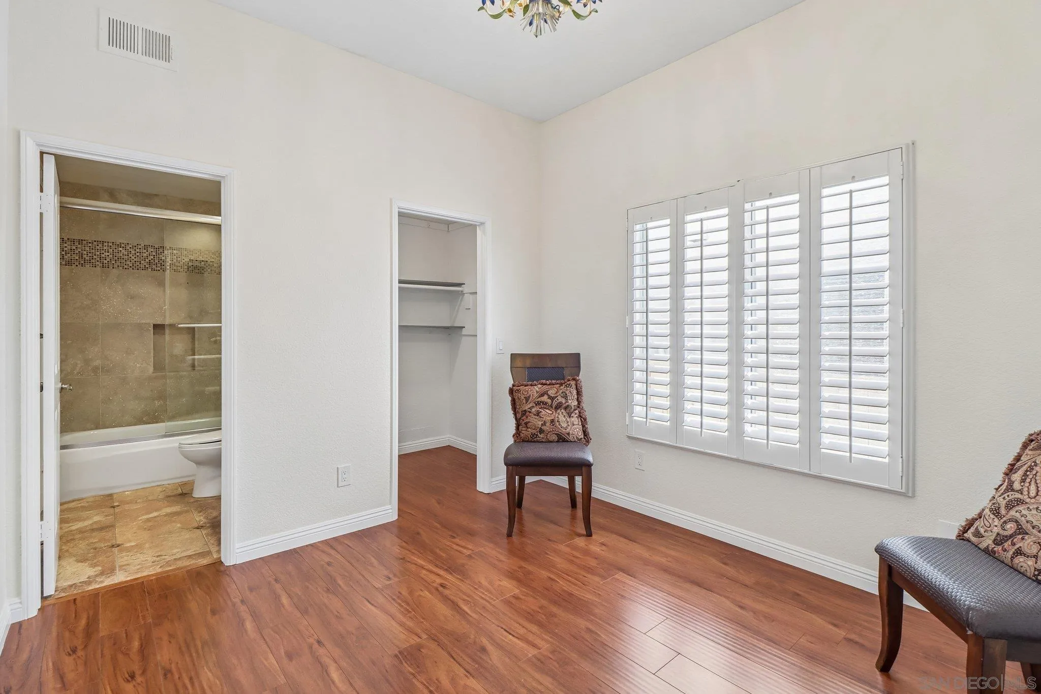 https://cdn.realtyfeed.com/cdn/127/260018562/2756a4aa9d3c4c54025b21b66c430053.webp