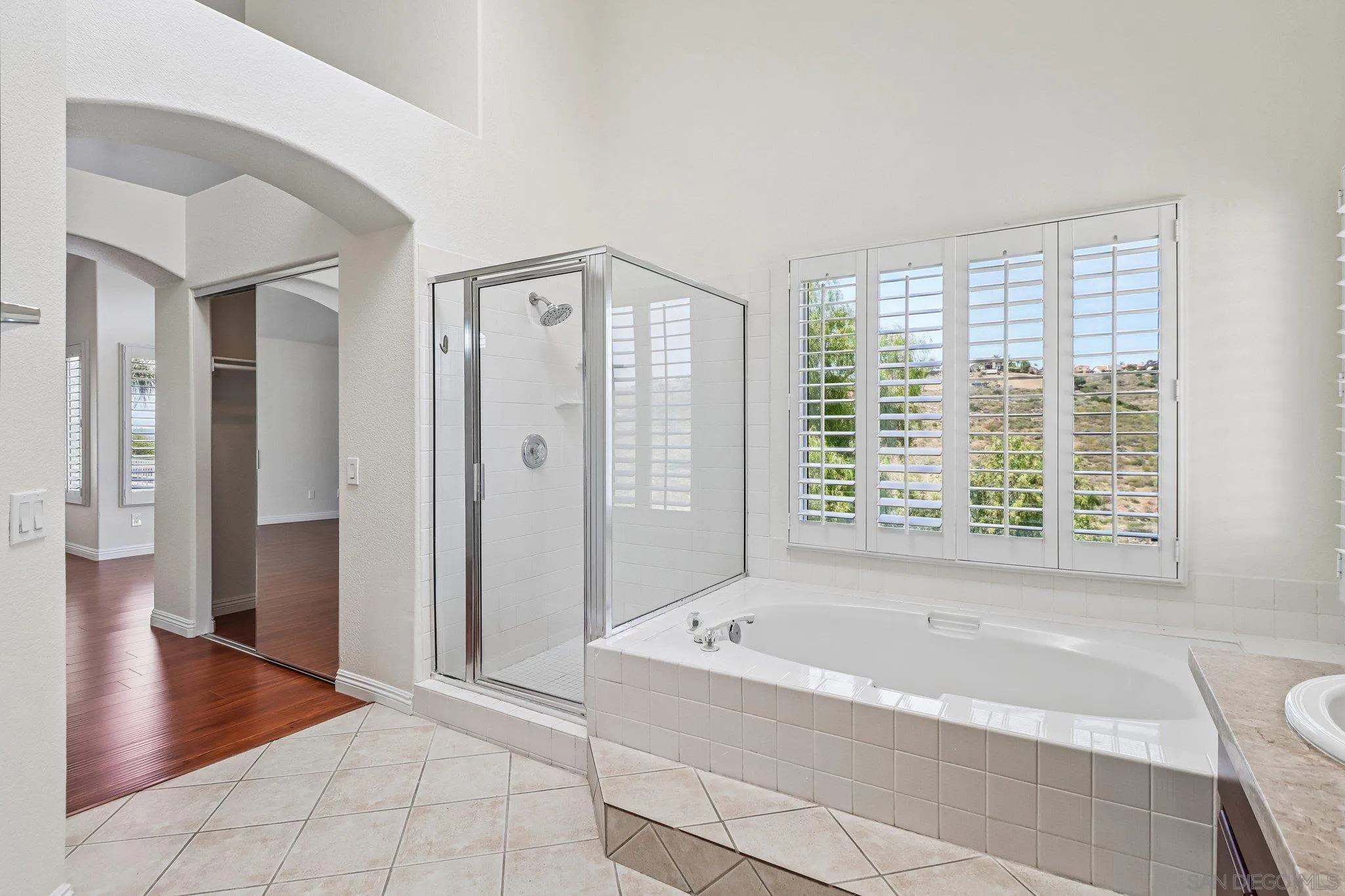 https://cdn.realtyfeed.com/cdn/127/260018562/8b2eb1d79dc1ca9f62daf248ab0f1799.webp