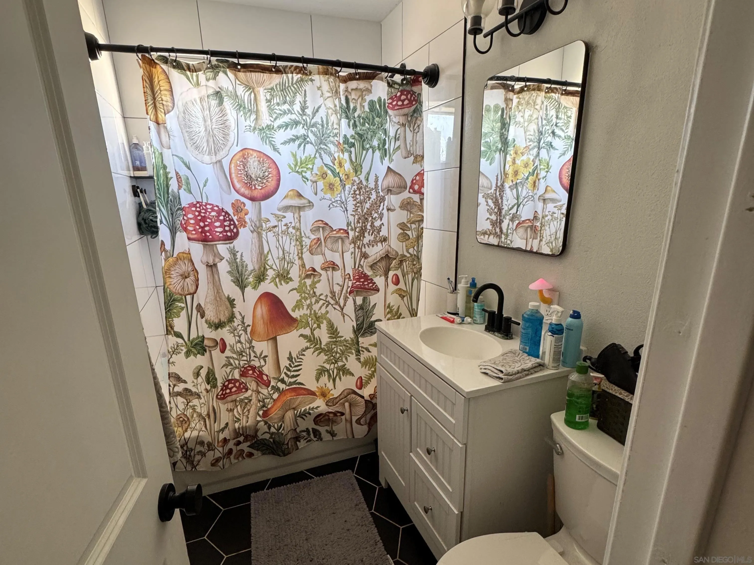 https://cdn.realtyfeed.com/cdn/127/260018563/4ba17a48e61bd22cd3fe00039817bf43.webp