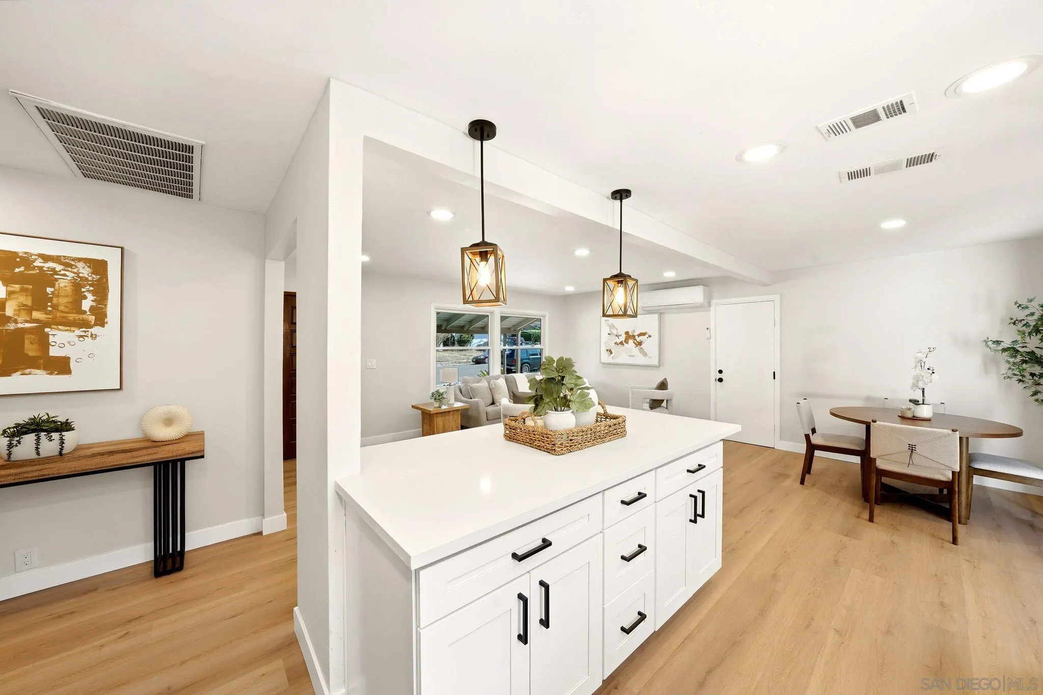 https://cdn.realtyfeed.com/cdn/127/260018564/0e9b36d193d112712a10b51c3047f7eb.webp