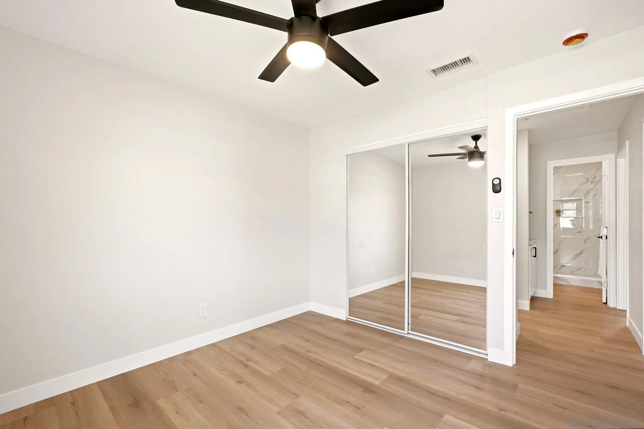 https://cdn.realtyfeed.com/cdn/127/260018564/14d3149d1418dcbd19ae69ea8028c941.webp