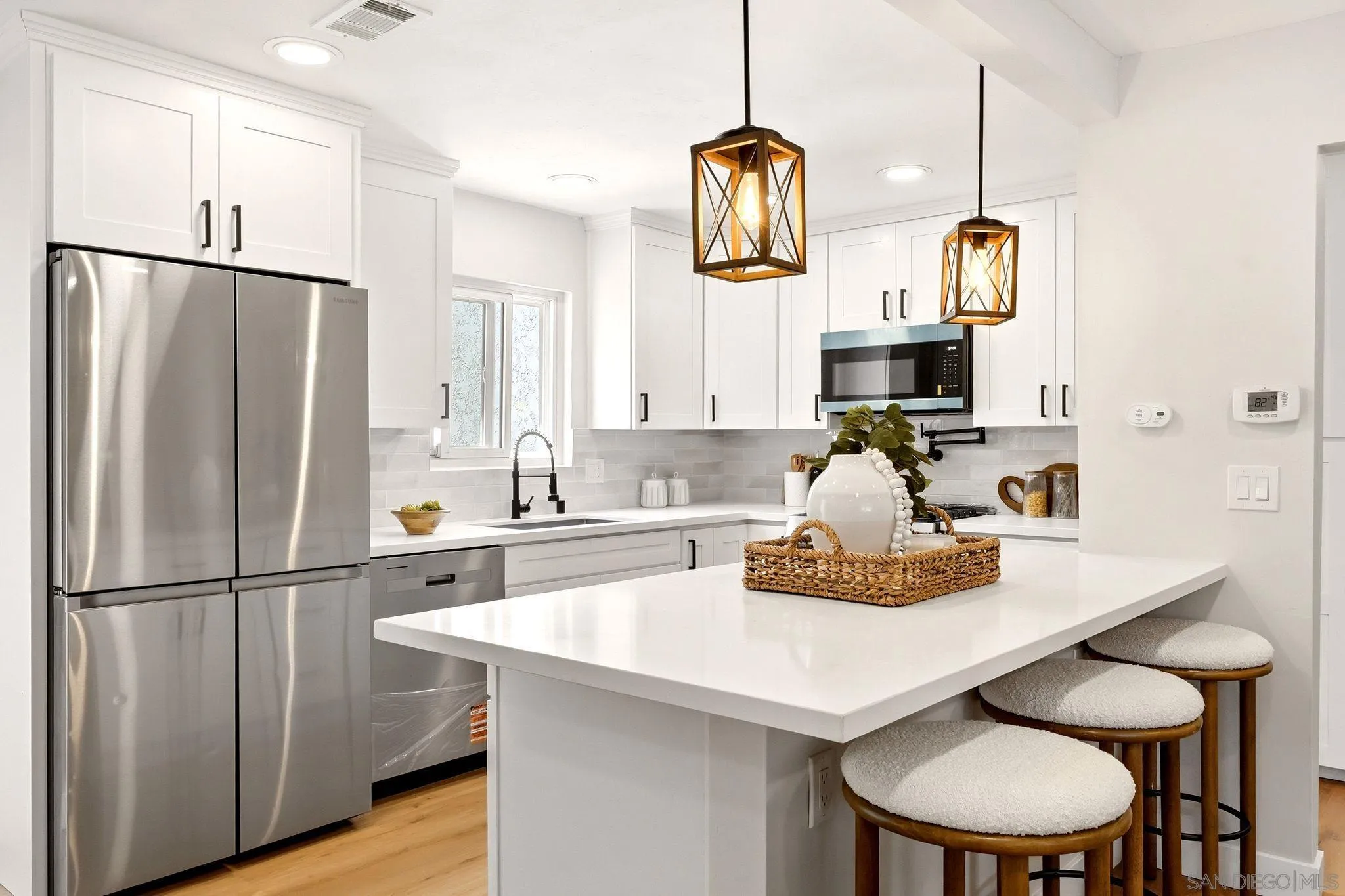 https://cdn.realtyfeed.com/cdn/127/260018564/215bdf605ac4ce4ac46acaeed6996a0a.webp