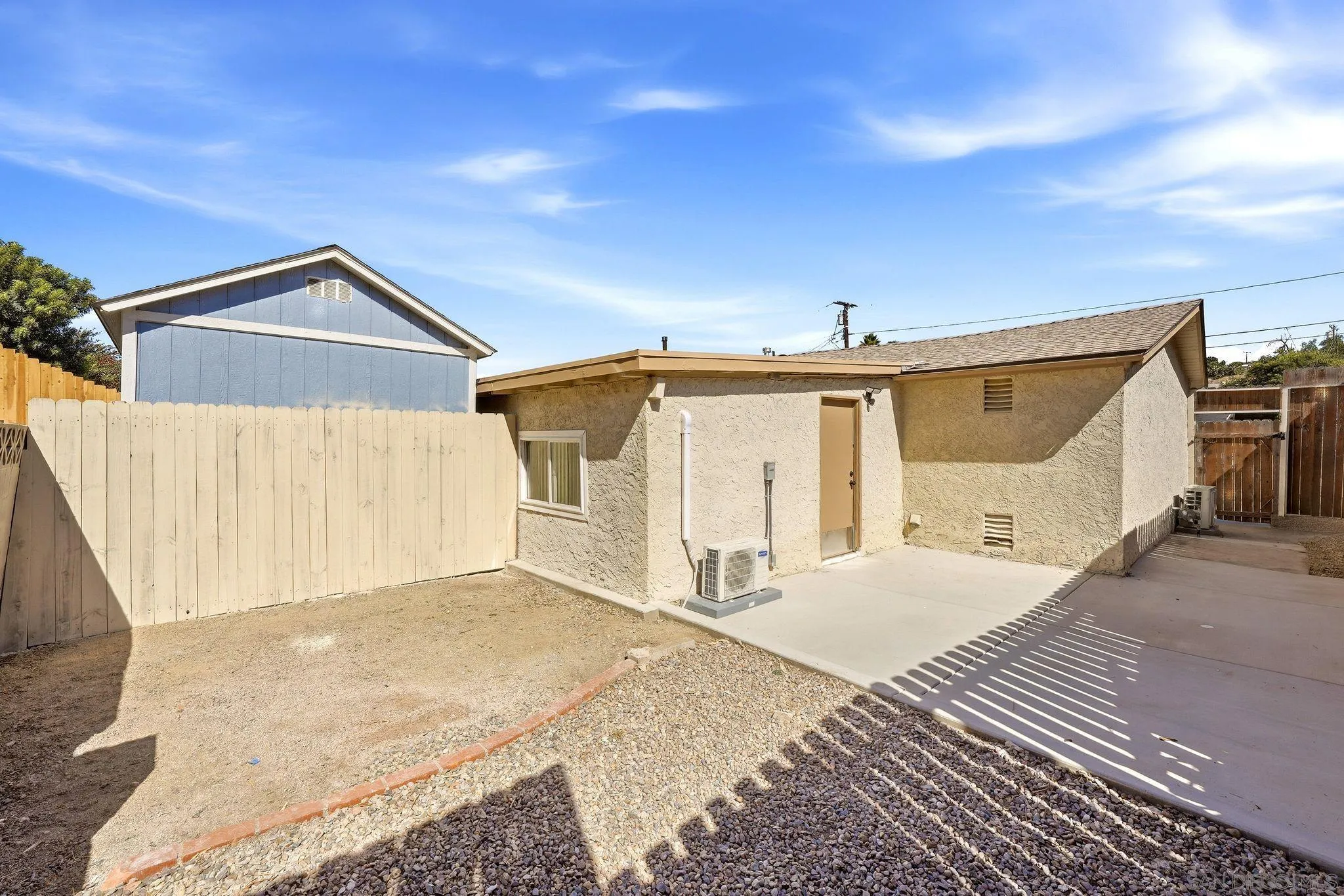 https://cdn.realtyfeed.com/cdn/127/260018564/242d558dbc8d3a1f8fd3279f7b316342.webp