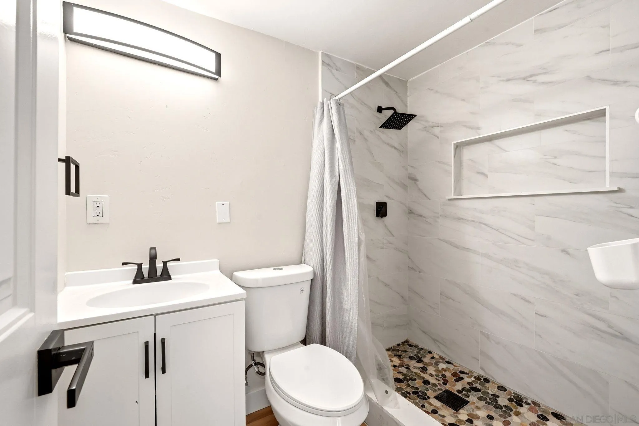 https://cdn.realtyfeed.com/cdn/127/260018564/5632667711e74d66c9a8a78ad0d95db9.webp