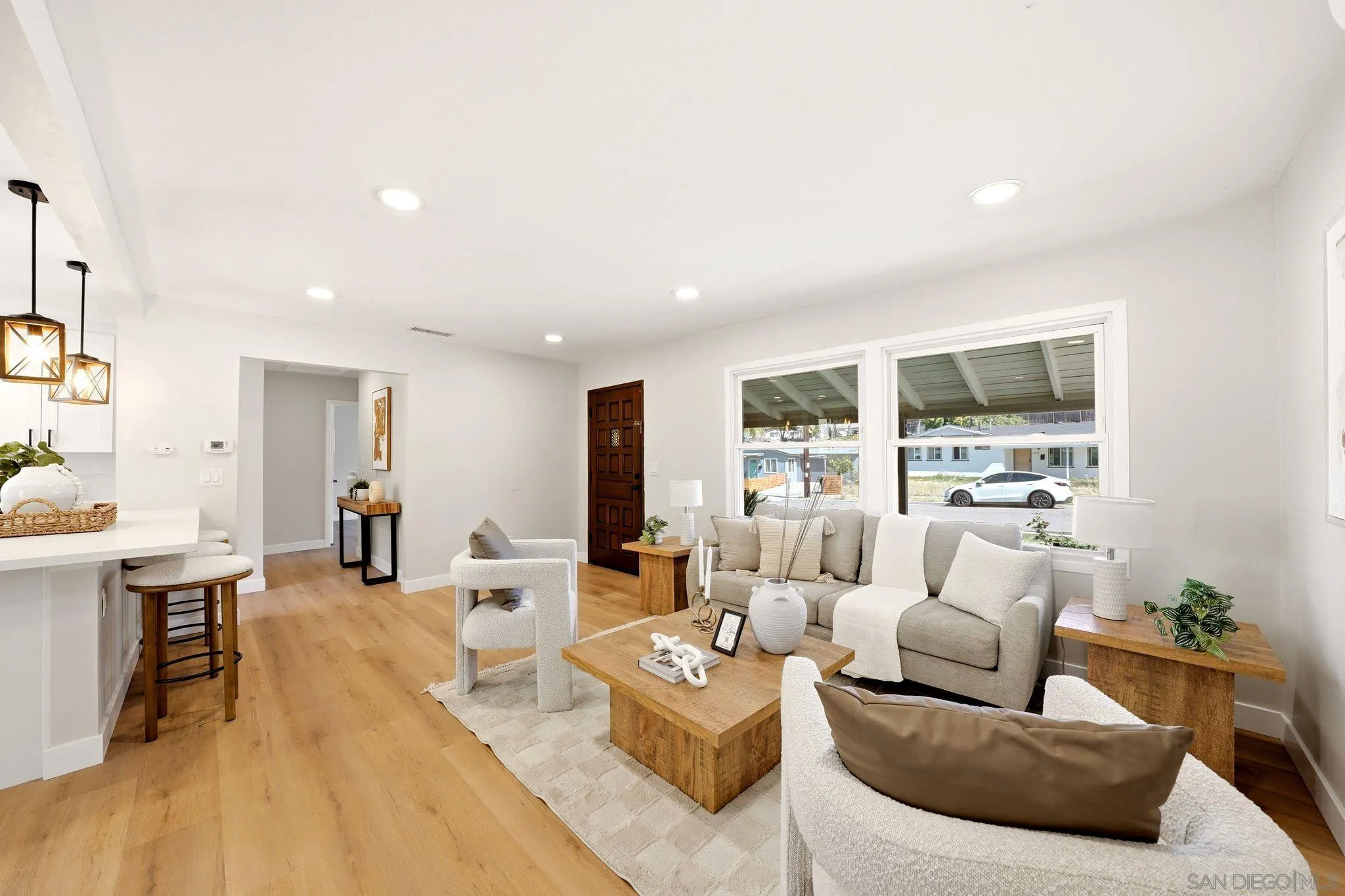 https://cdn.realtyfeed.com/cdn/127/260018564/7d7b0462b41f5714dc270921a1b166a9.webp