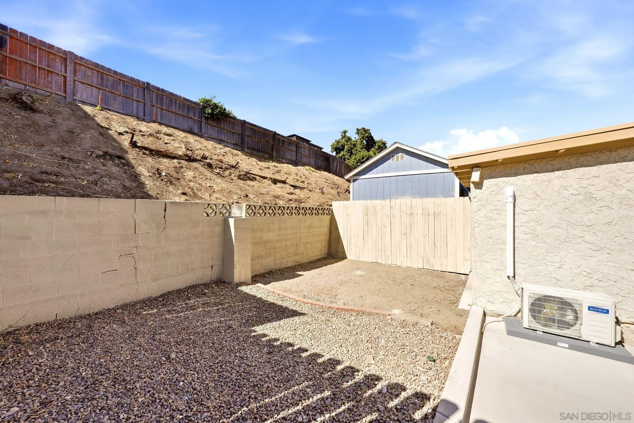 https://cdn.realtyfeed.com/cdn/127/260018564/930b47c56ab0ffe90fb64770982294bd.webp