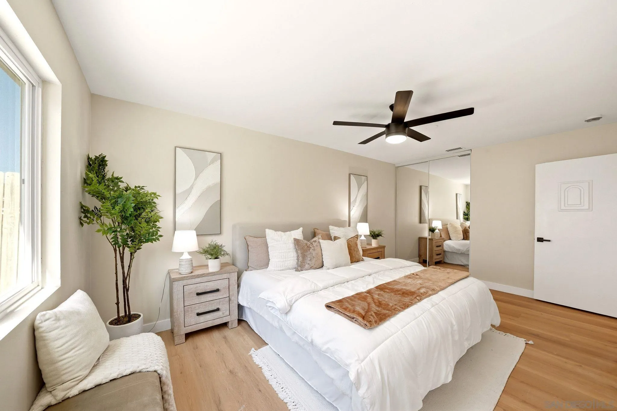https://cdn.realtyfeed.com/cdn/127/260018564/a8dd97d258c00c98e4e517c56d03435c.webp