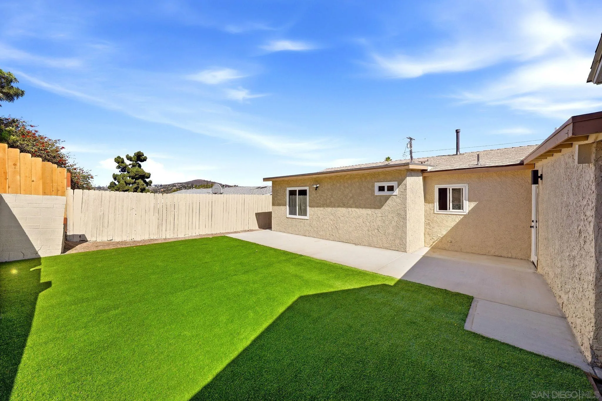 https://cdn.realtyfeed.com/cdn/127/260018564/ac96481b1f99662e529c6b37412d267c.webp
