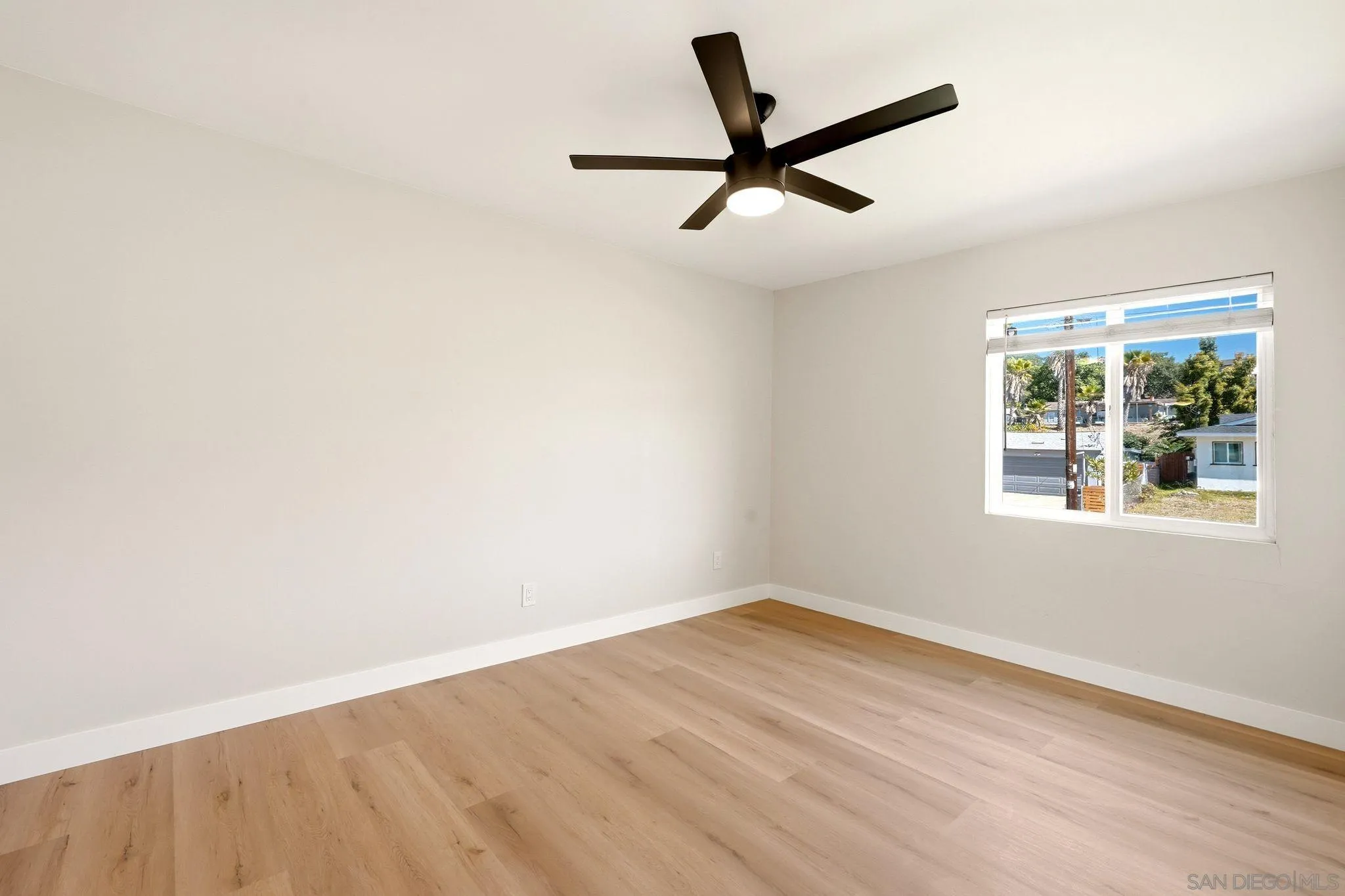 https://cdn.realtyfeed.com/cdn/127/260018564/c6ceab3b33d810d758097796358731ce.webp