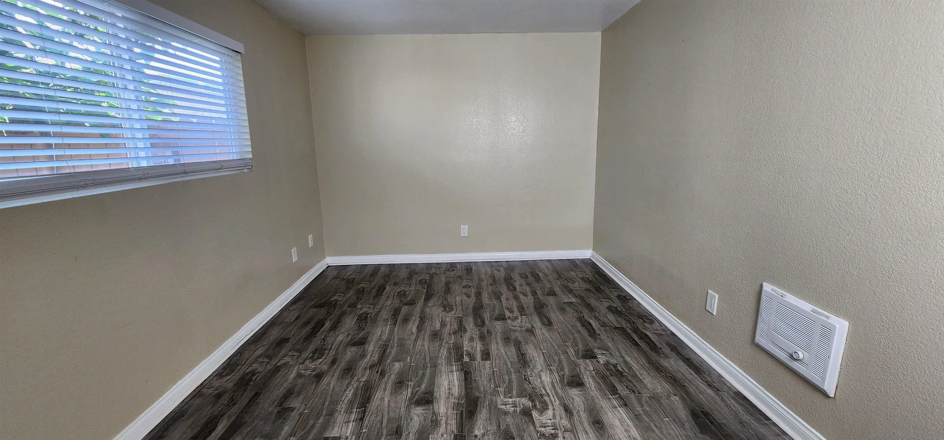 https://cdn.realtyfeed.com/cdn/127/260018568/0510e57874a0ca54a38db433923fdb7a.webp
